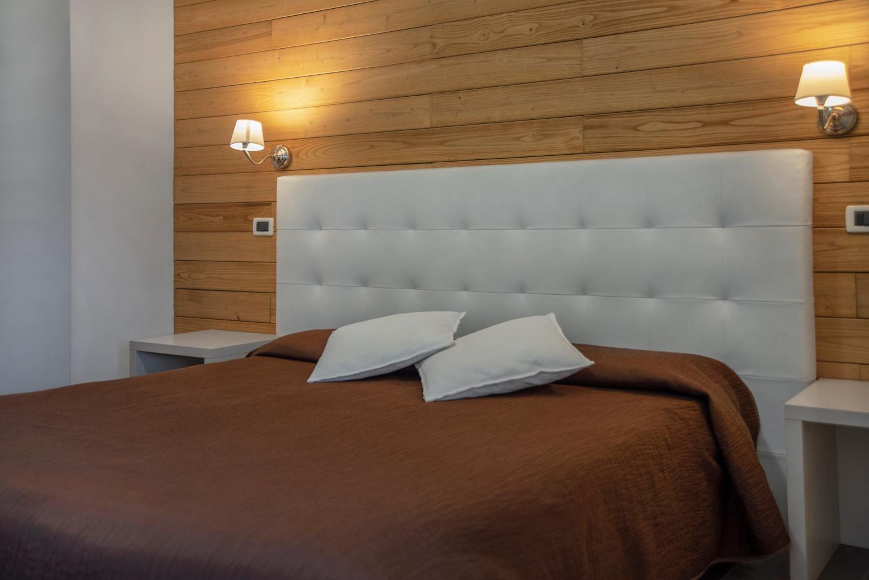 Small Double Room - Photo 2