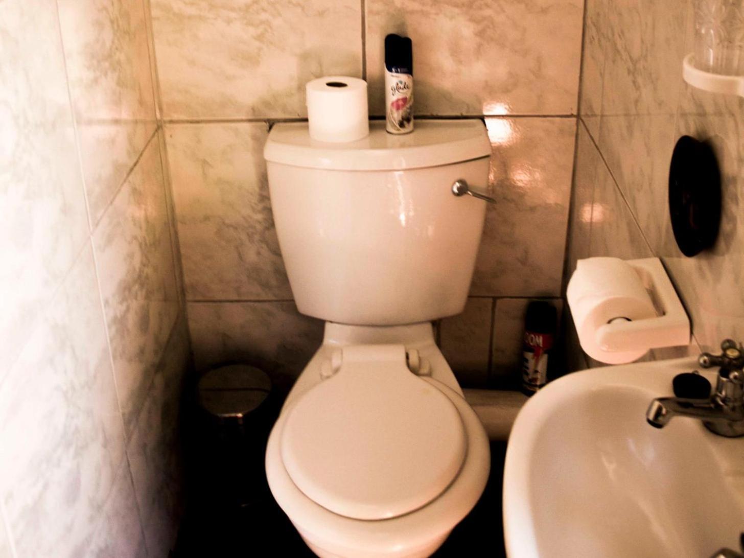 Single Room with Bathroom photo 3