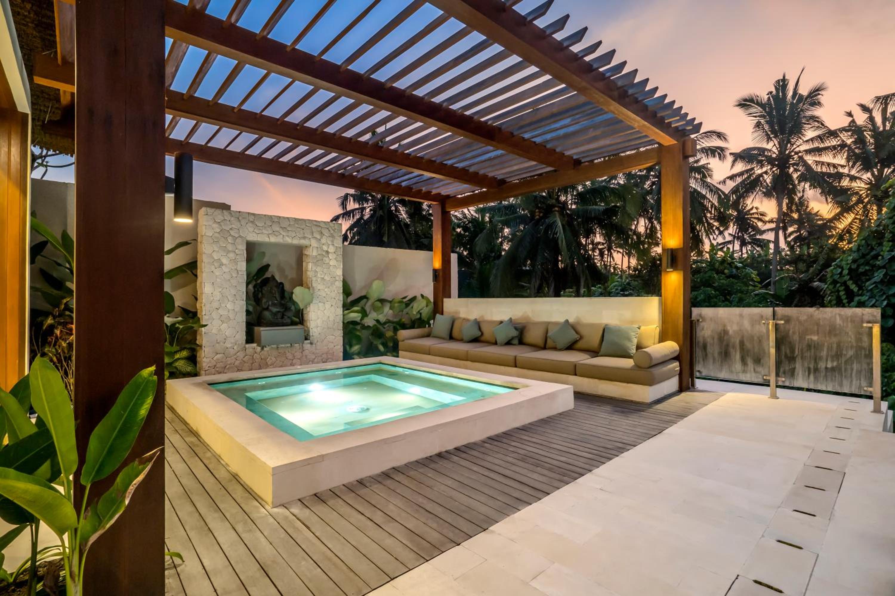 Villa - Photo 2