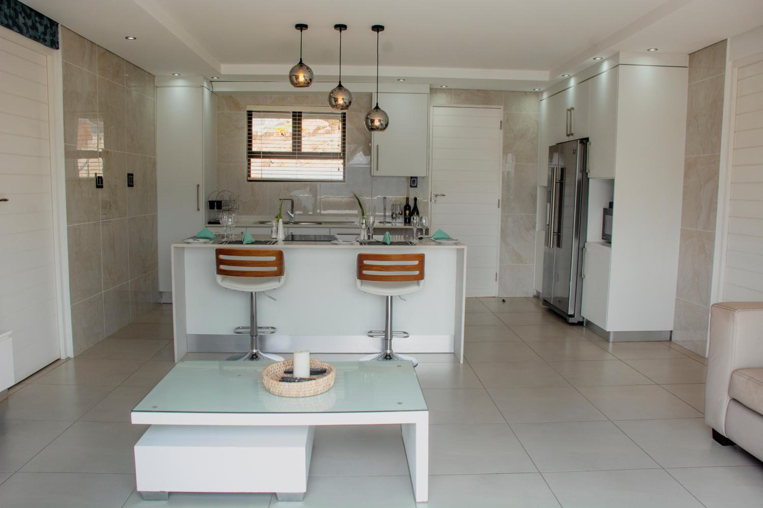 Three-Bedroom Villa - Photo 3