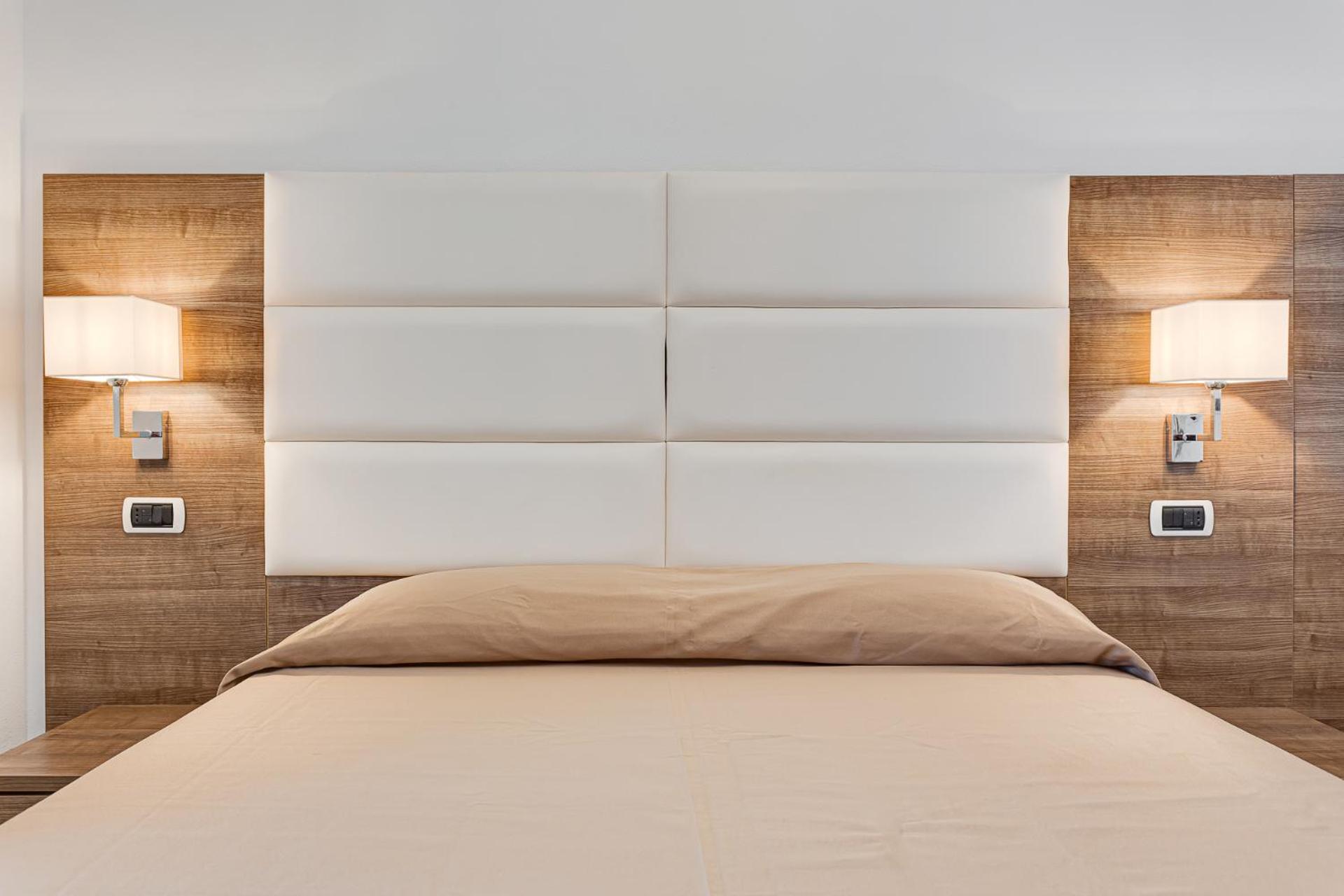 Double or Twin Room with Balcony photo 2