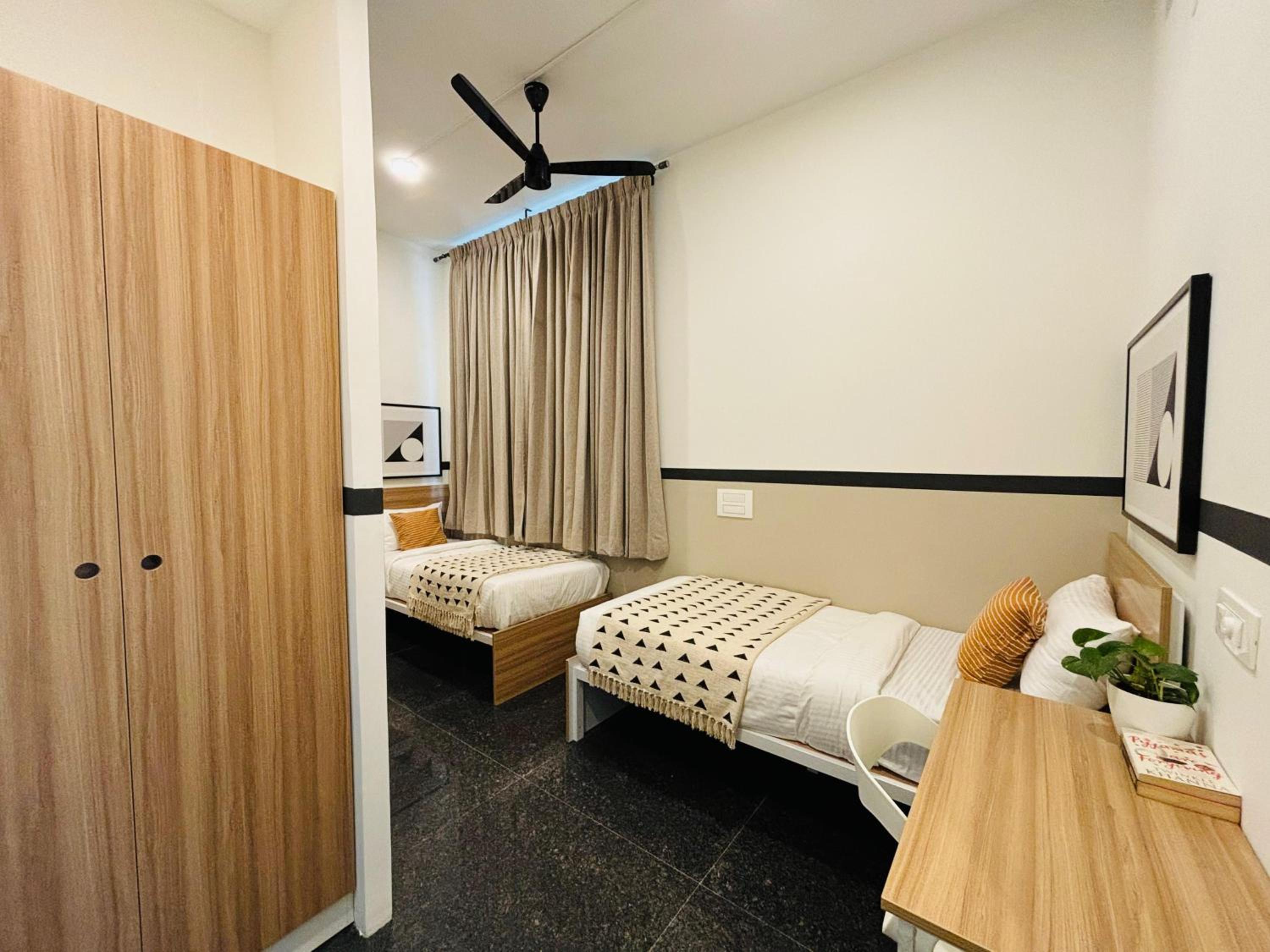 Standard Twin Room - Photo 1