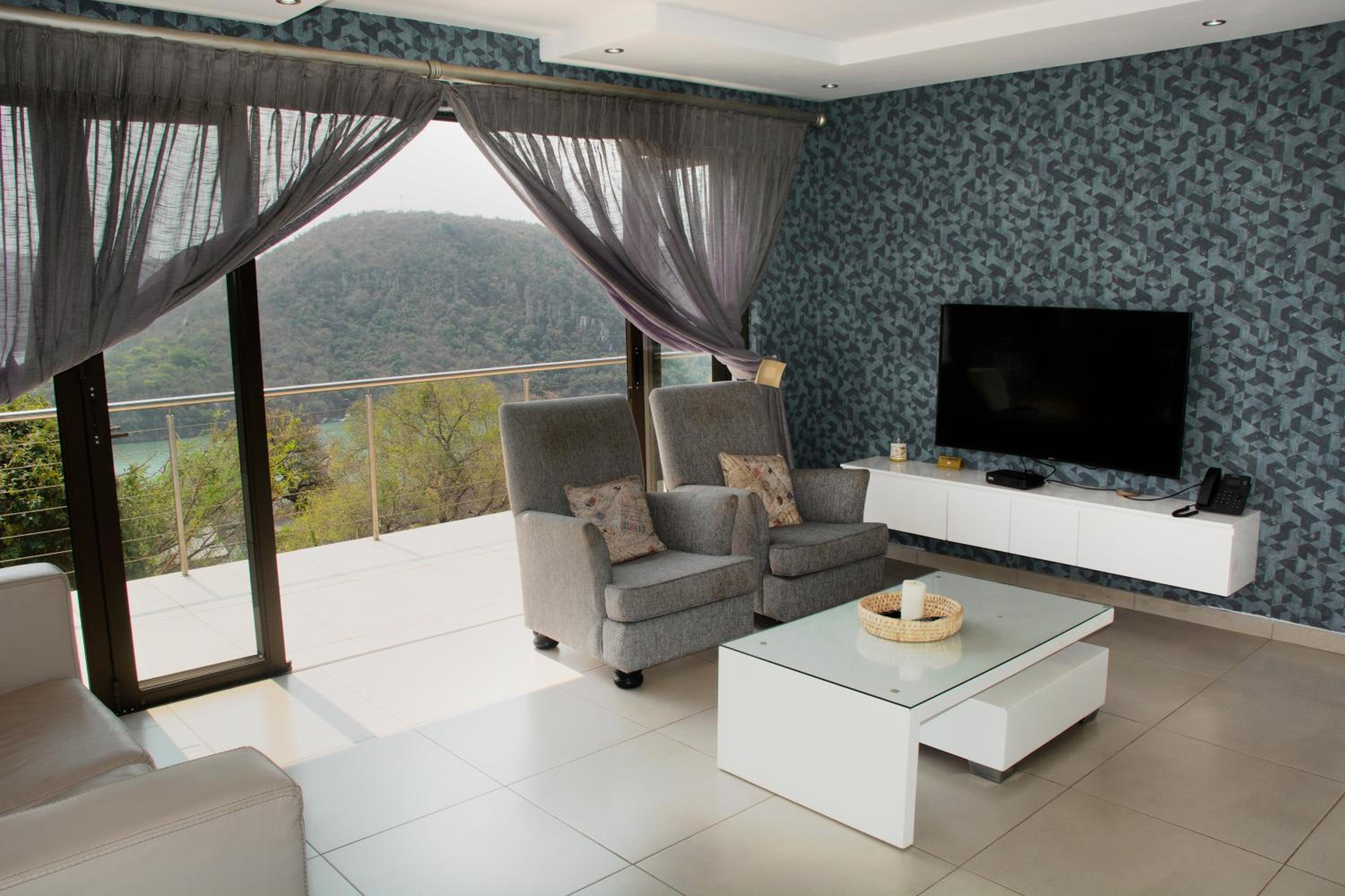 Three-Bedroom Villa - Photo 28