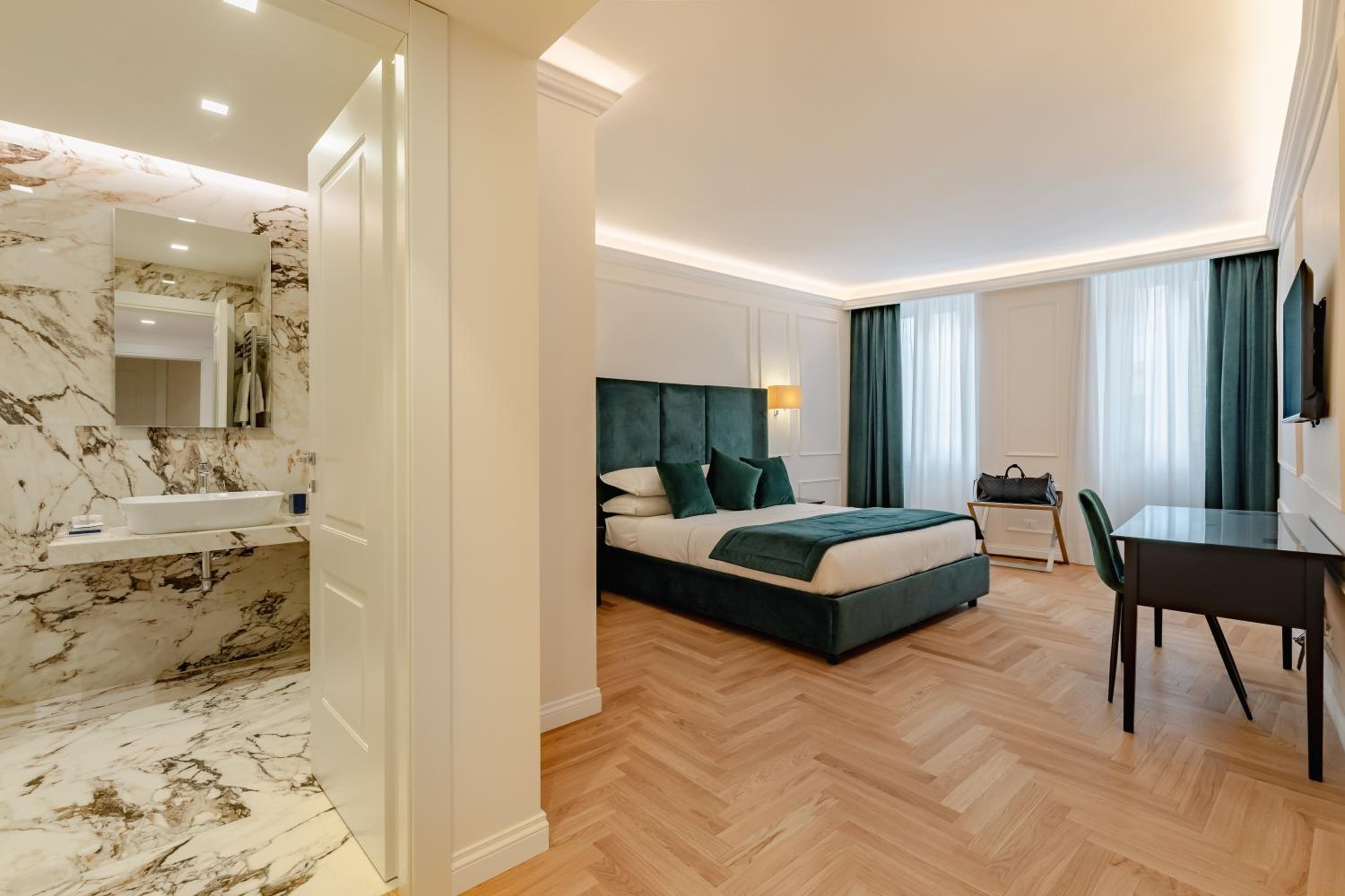 Deluxe King Room