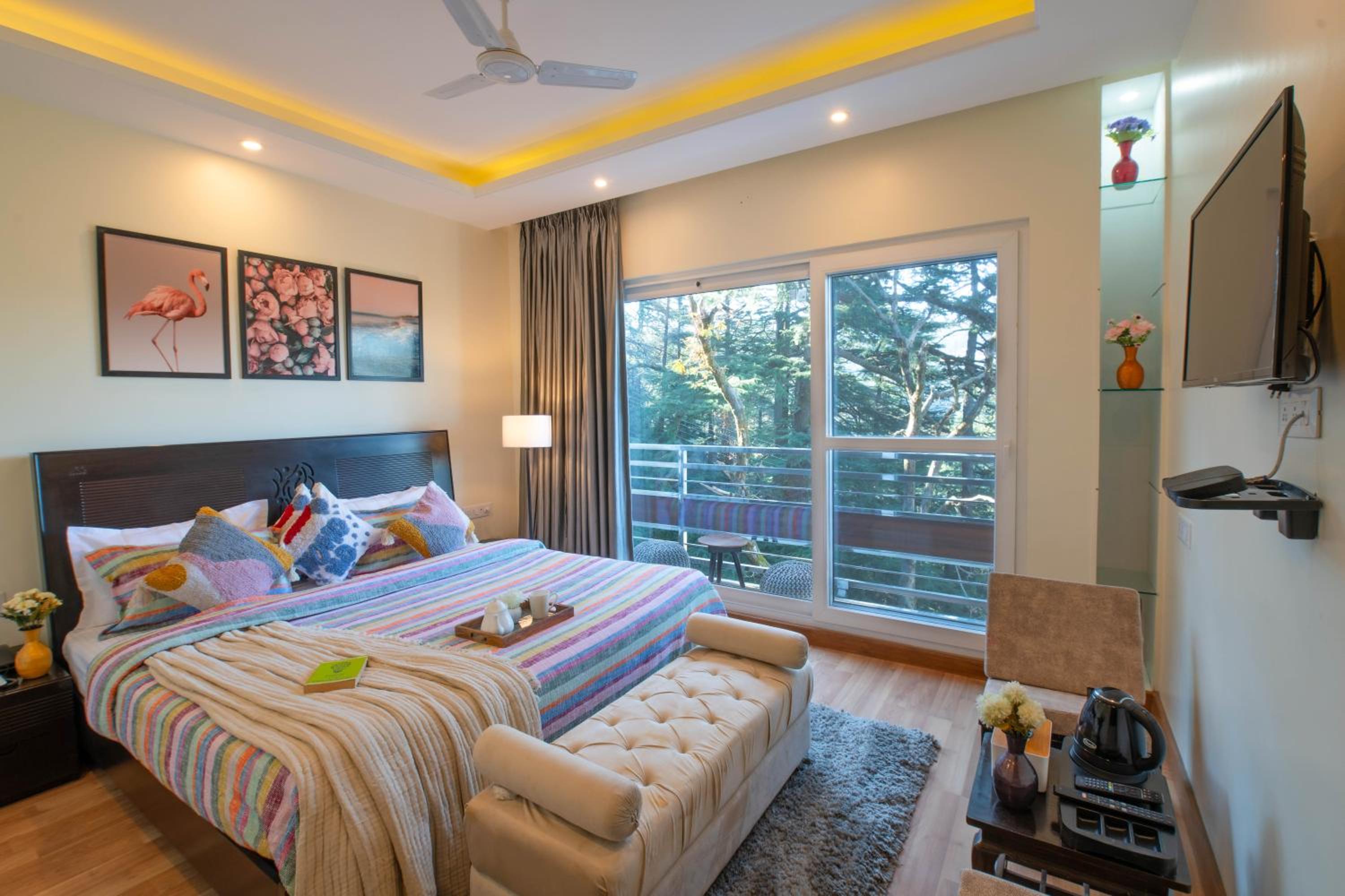 King Room with Balcony photo 1
