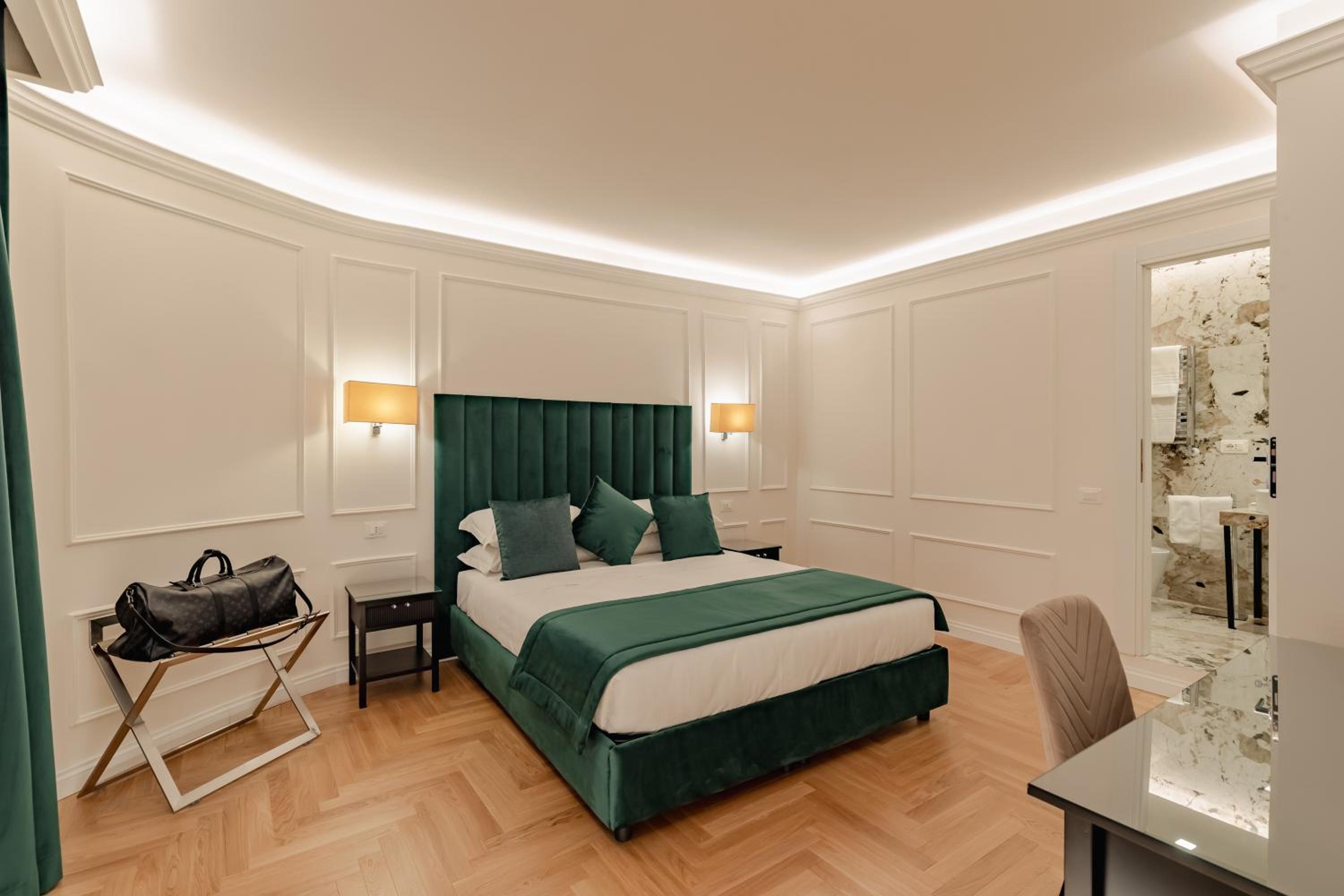 Superior King Room photo 1
