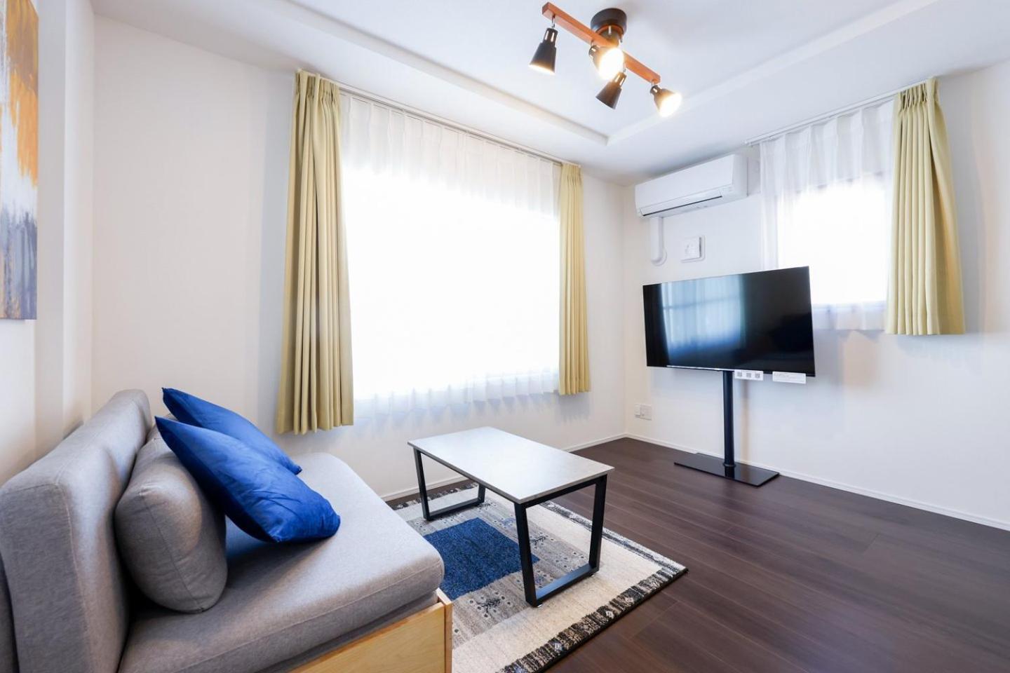 One-Bedroom Apartment photo 2
