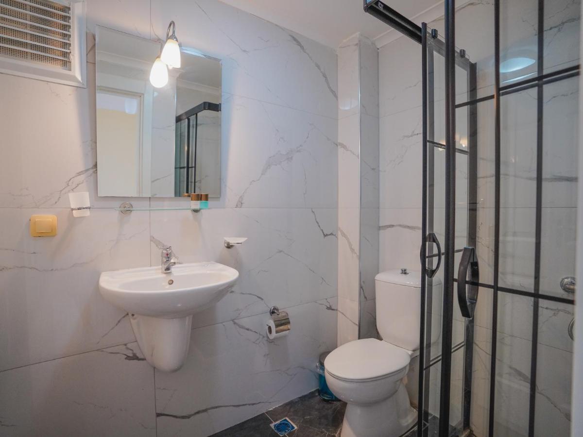 Two-Bedroom Apartment - Photo 20
