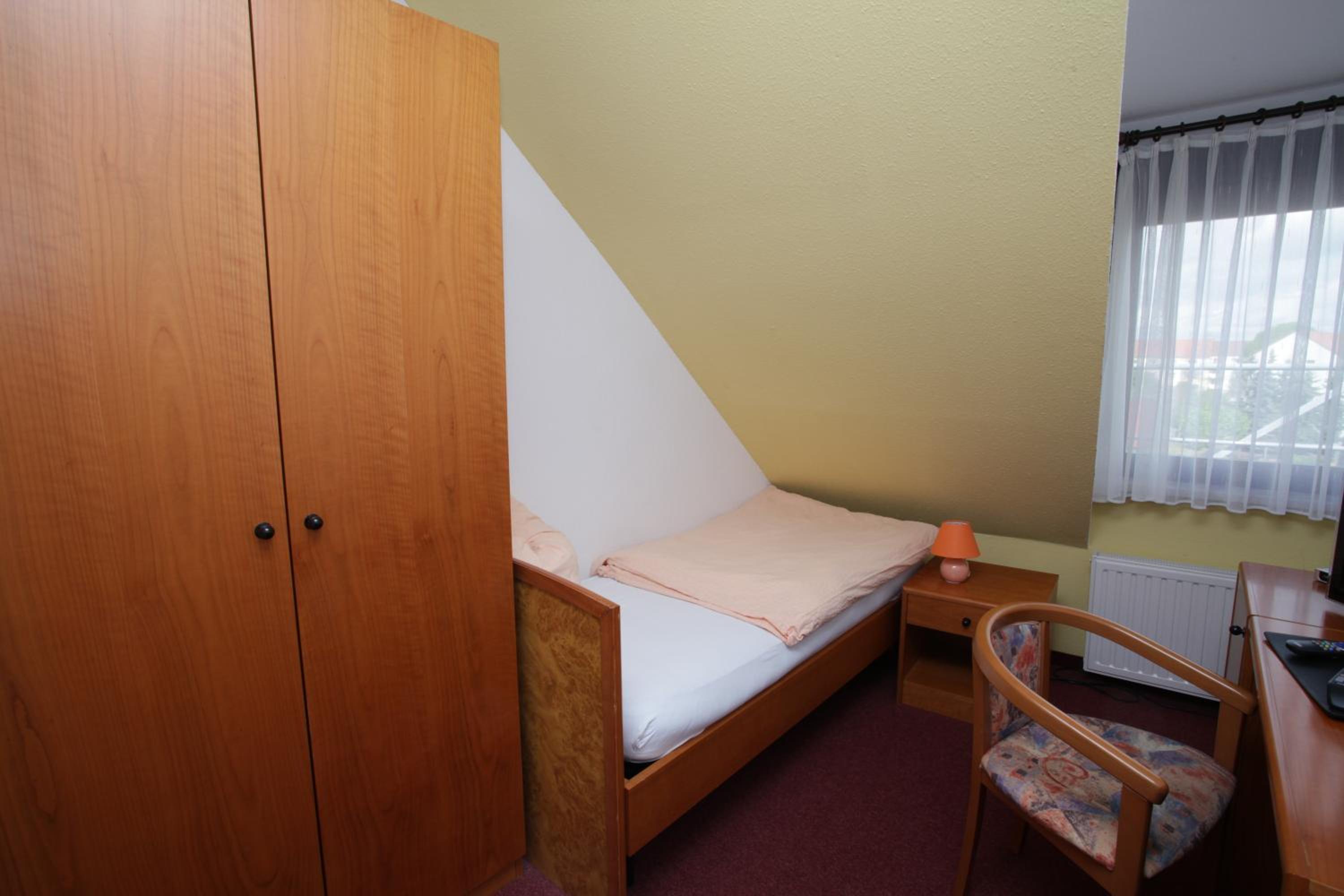 Single Room photo 3