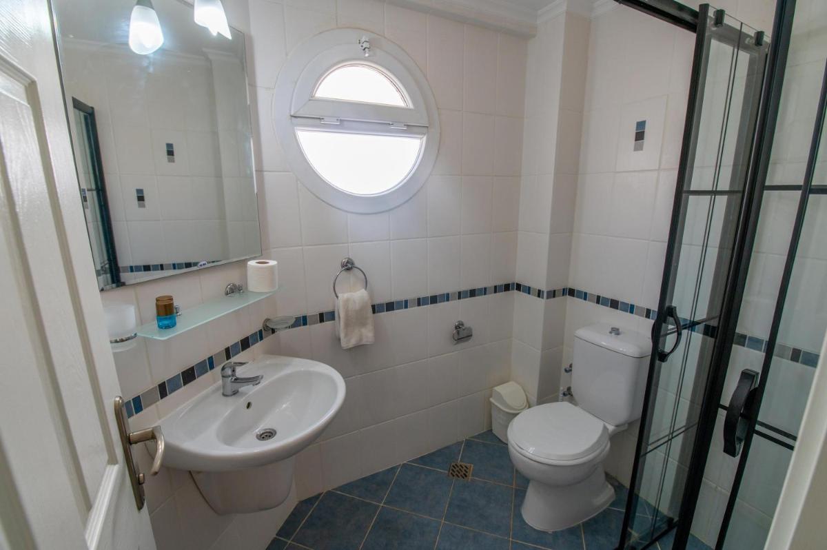 Two-Bedroom Apartment - Photo 23