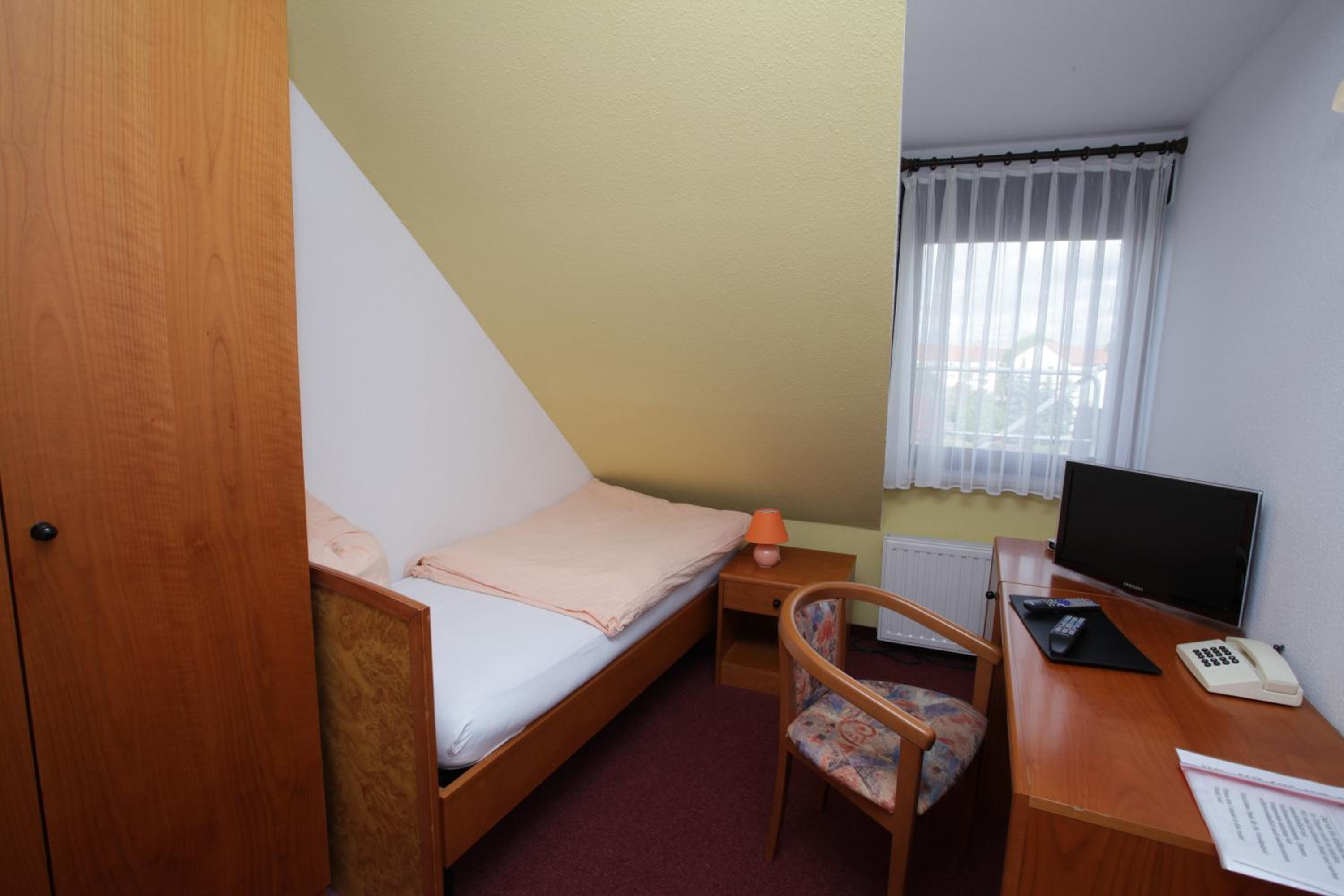 Single Room photo 2