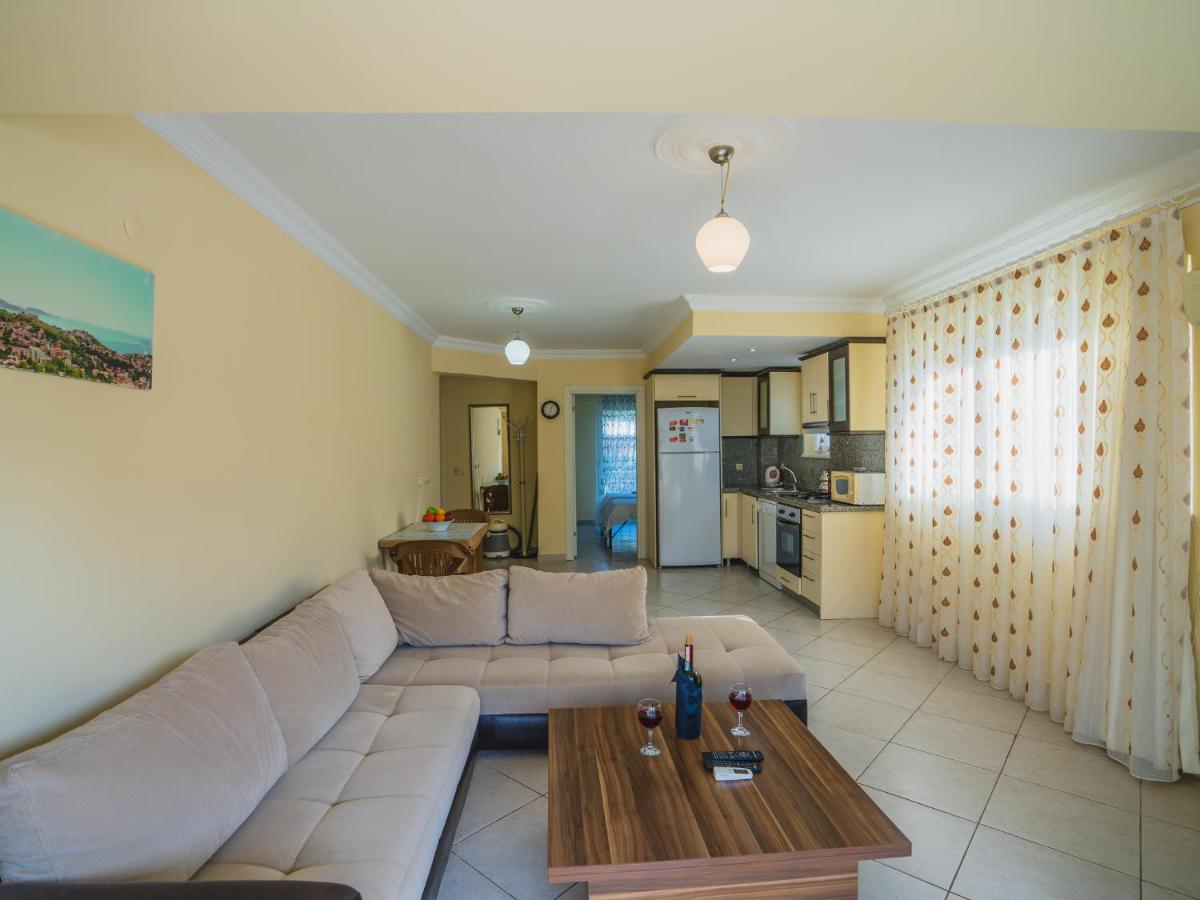 Three-Bedroom Apartment - Photo 25