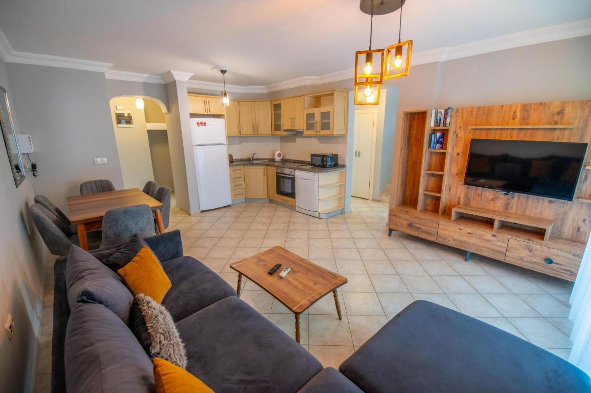 Three-Bedroom Apartment - Photo 23