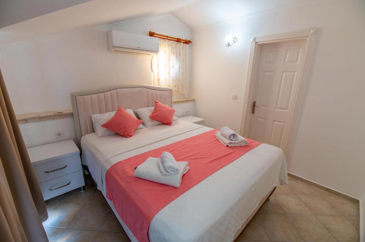 Three-Bedroom Apartment - Photo 11