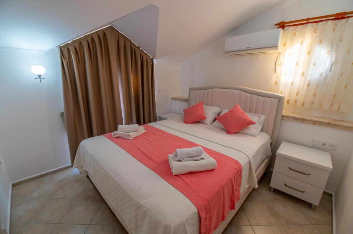 Three-Bedroom Apartment - Photo 10