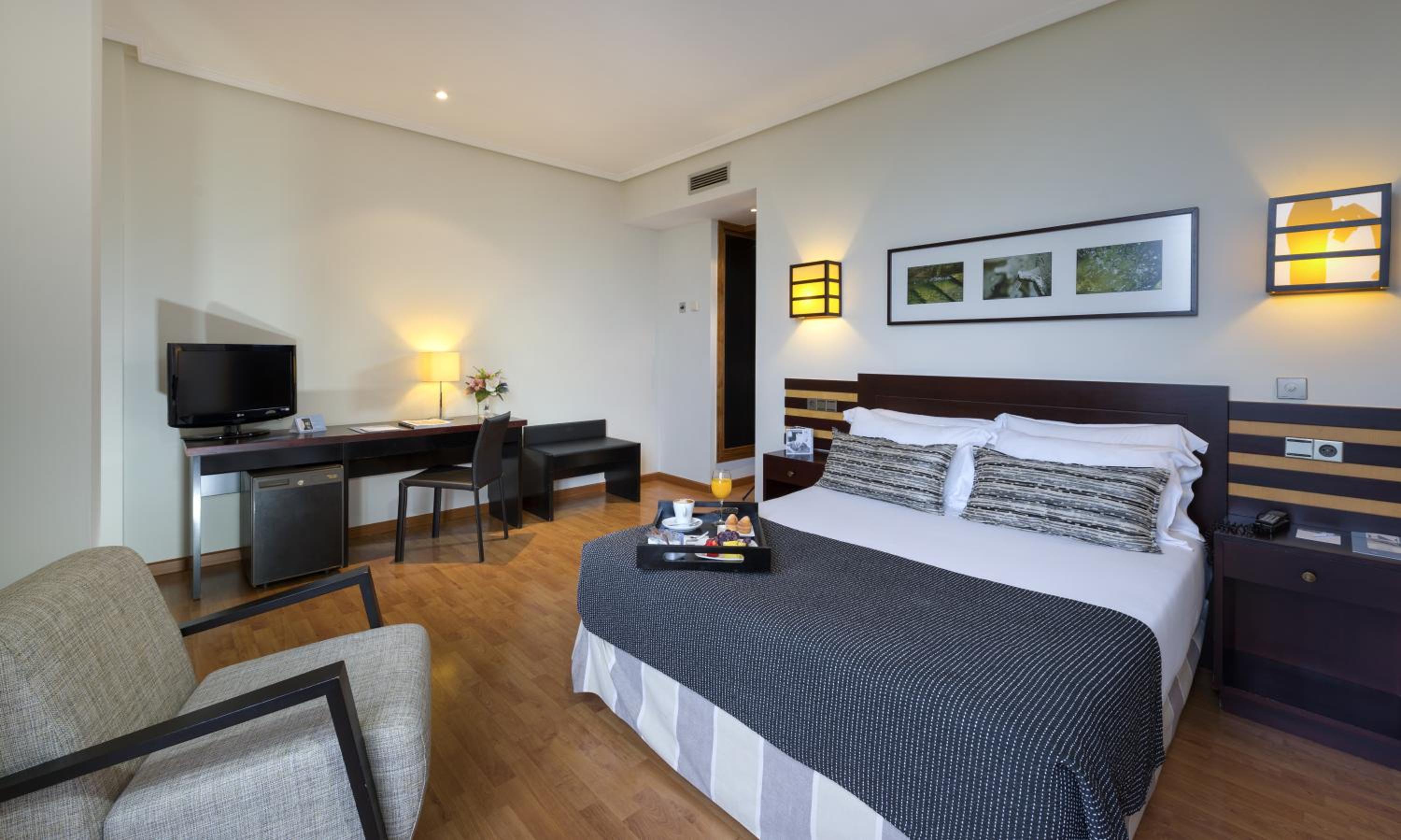 Double or Twin Room - Photo 3
