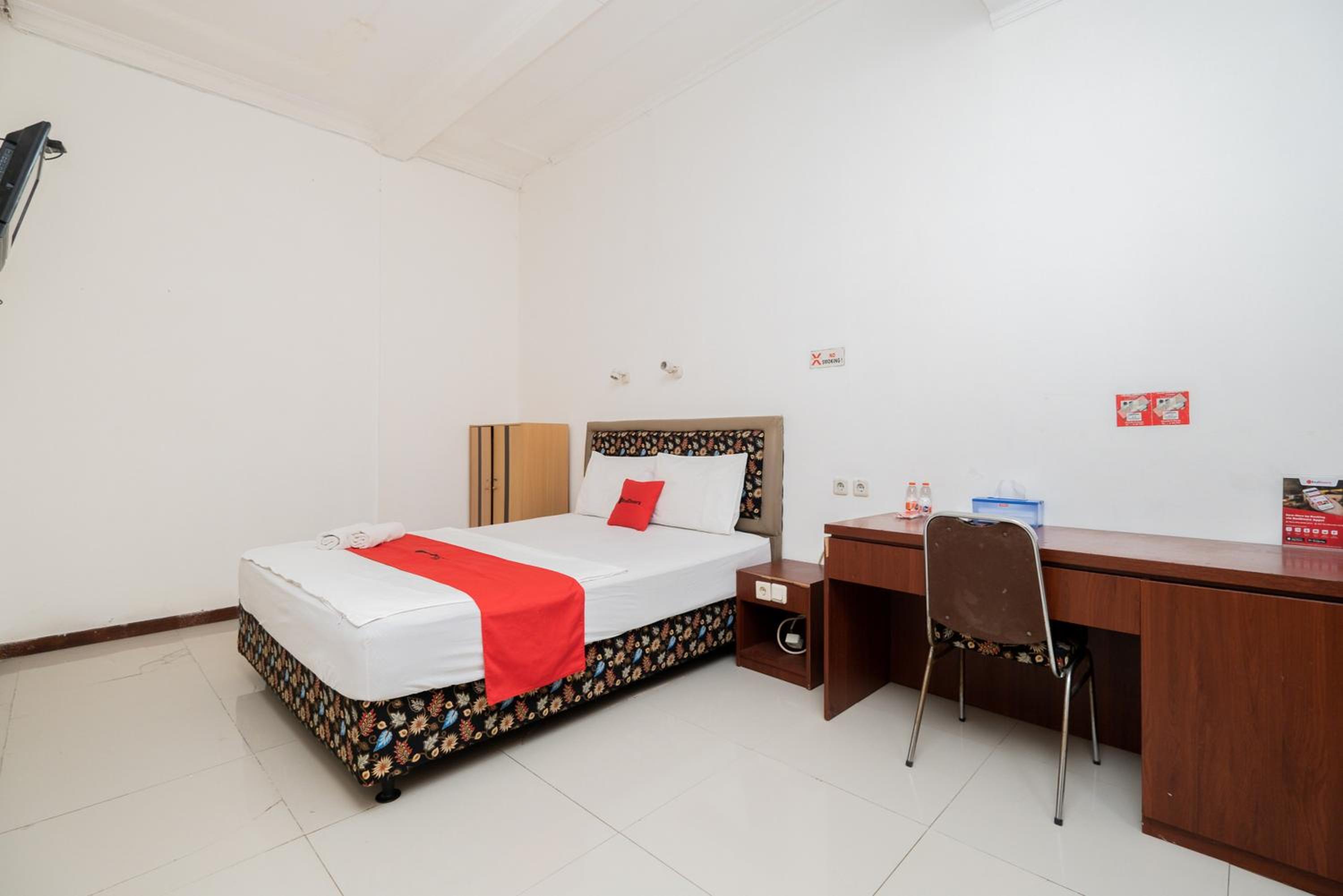 Double Room - Photo 10