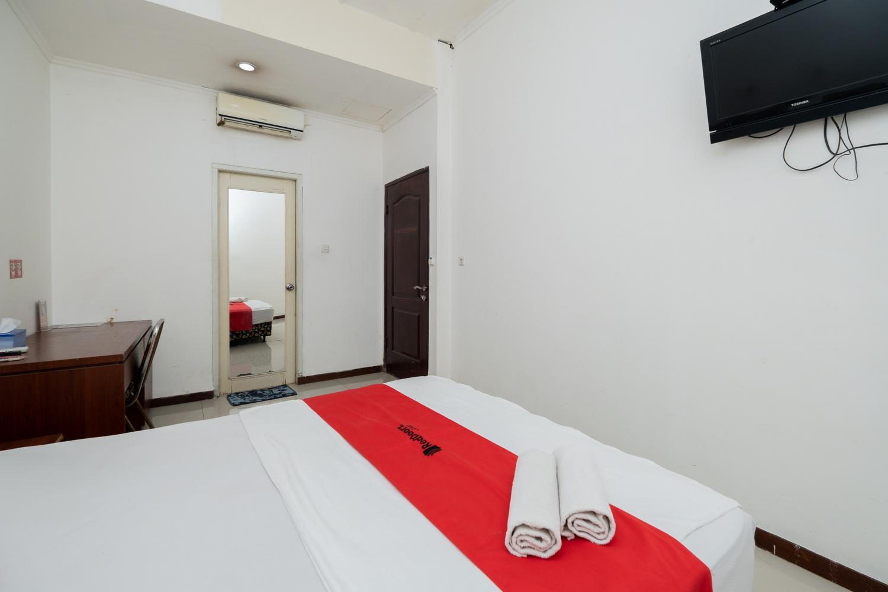 Double Room - Photo 12