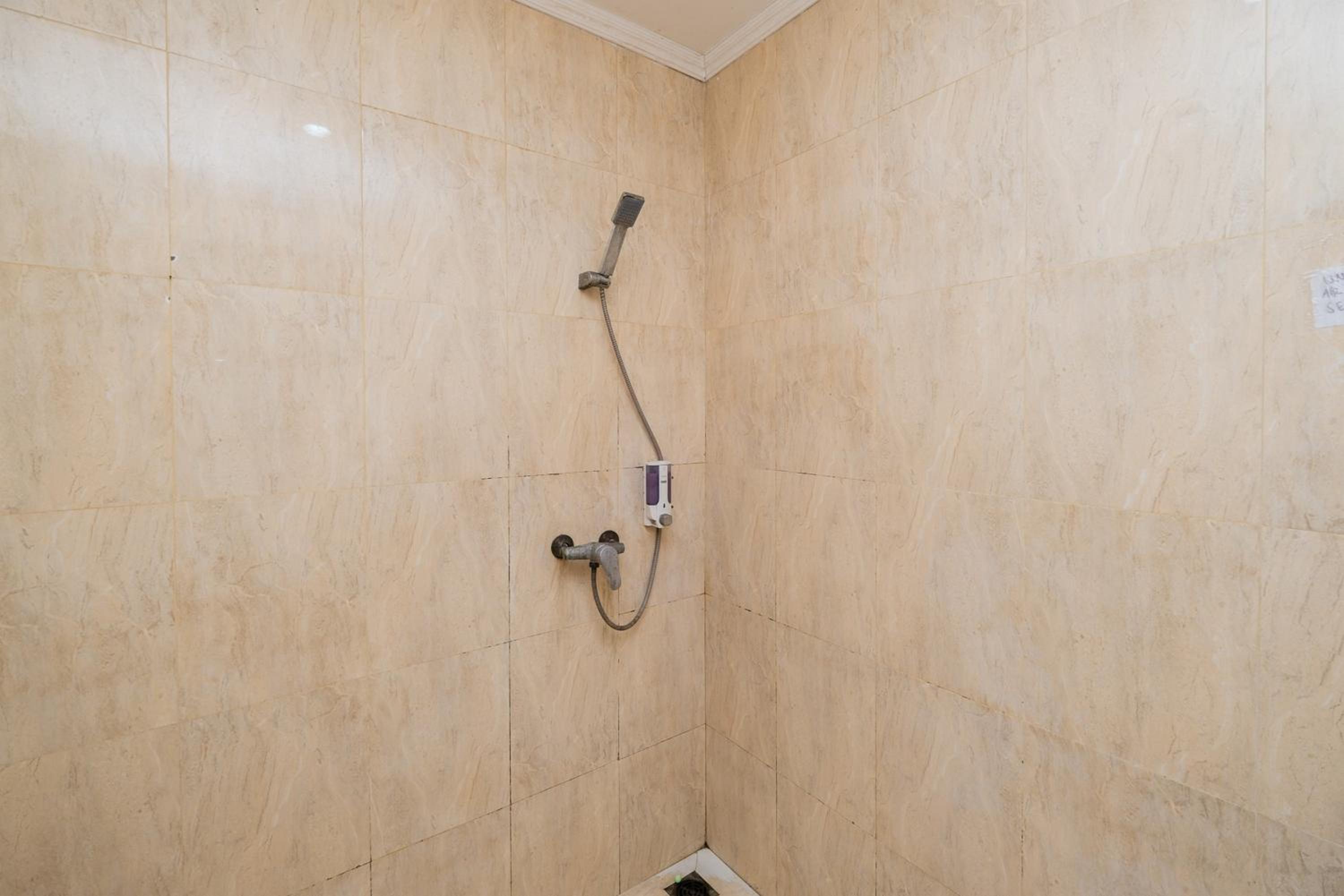 Double Room - Photo 5