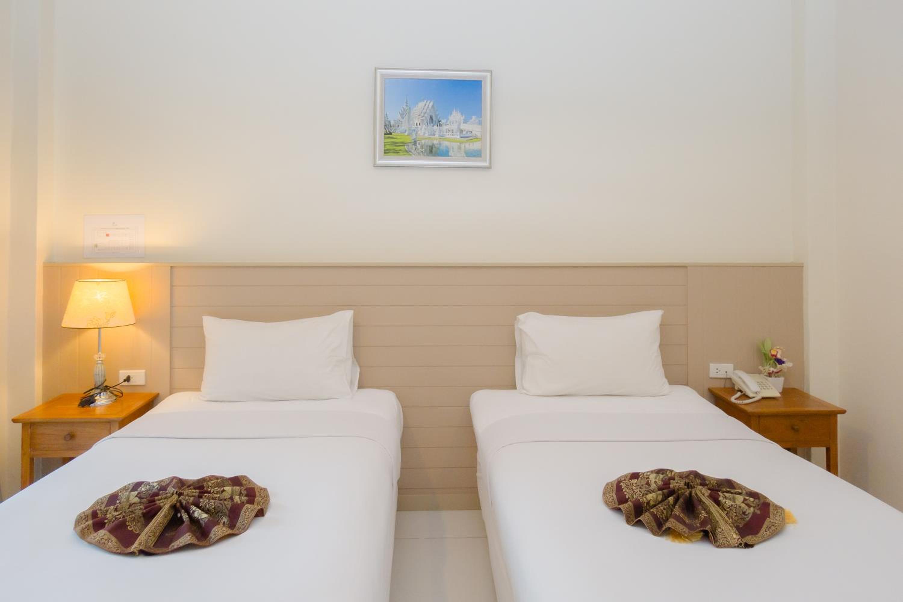 Standard Twin Room - Photo 1