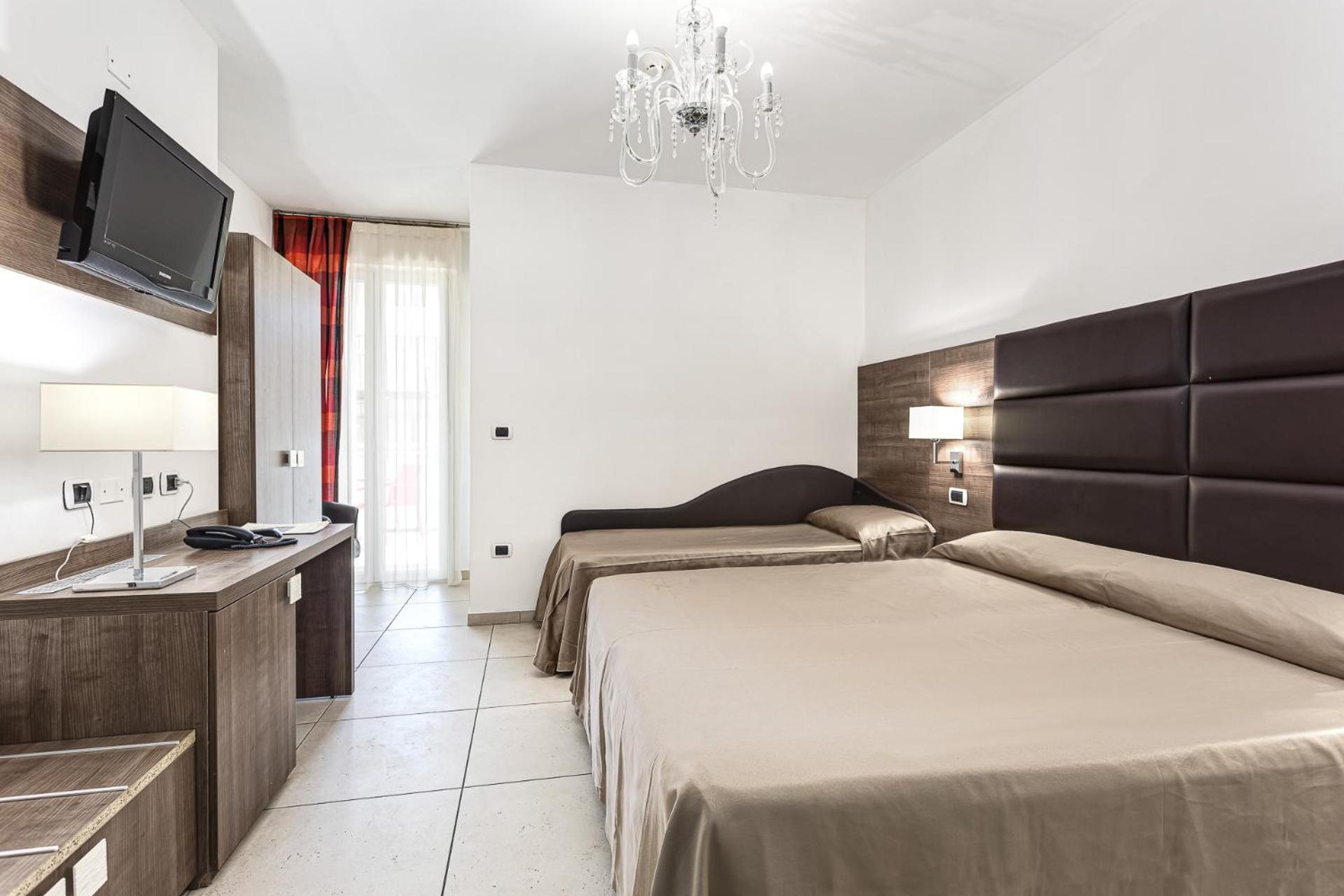 Triple Room with Balcony photo 1