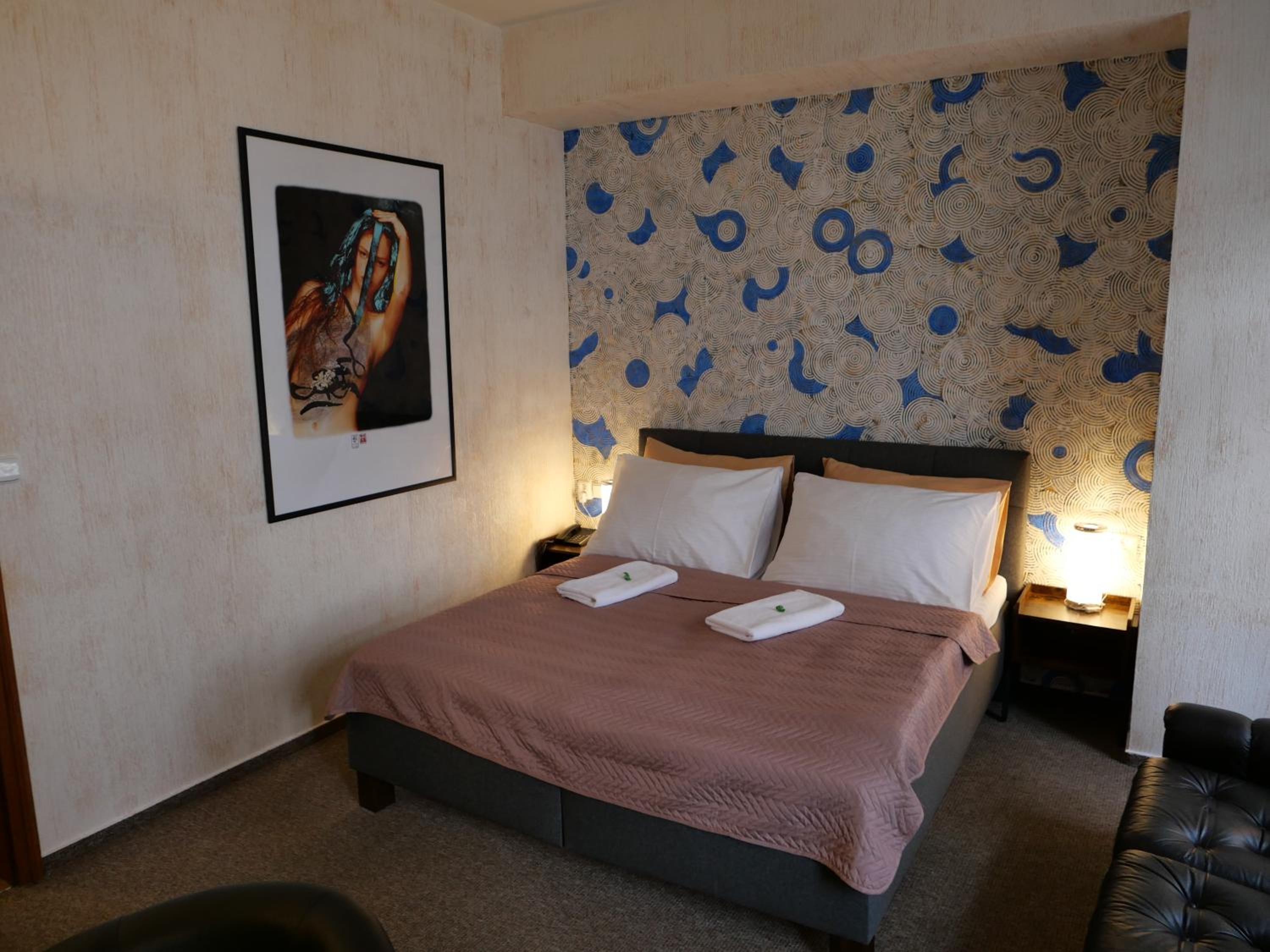 Double Room - Photo 5