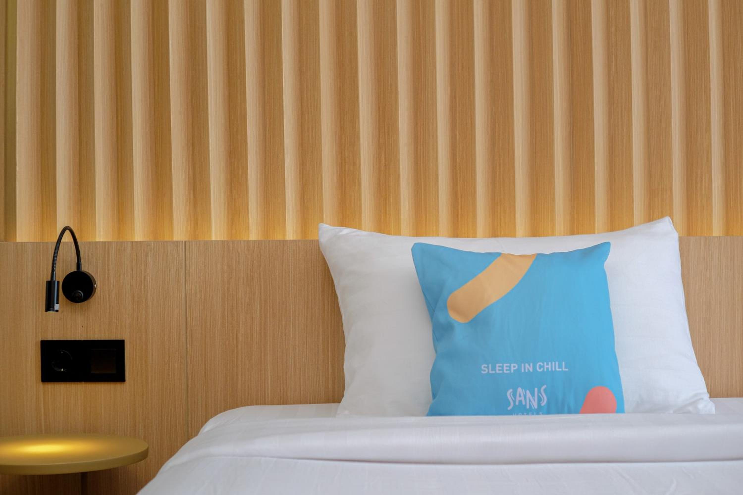 Deluxe Twin Room - Photo 8