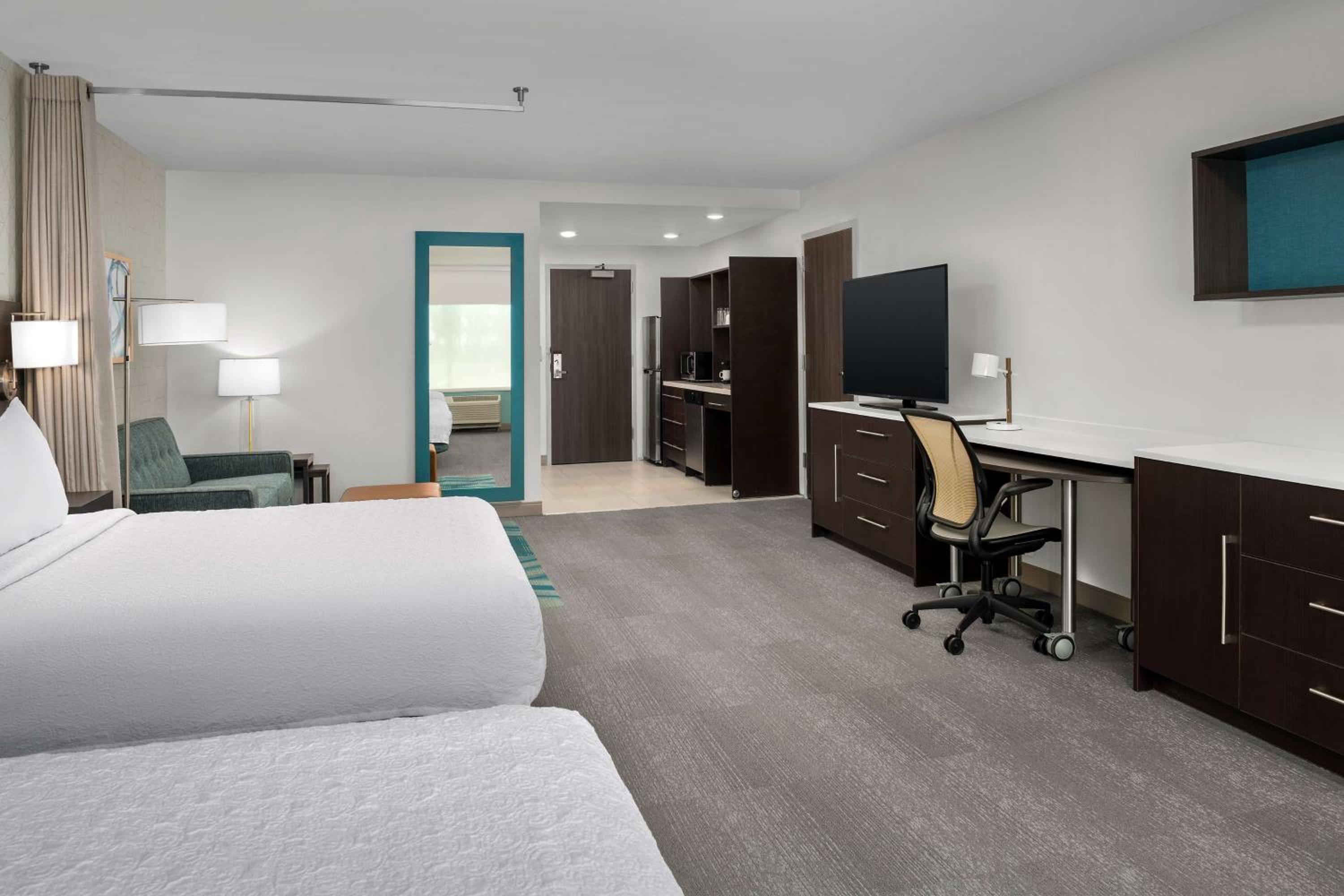 Studio Suite with Two Queen Beds and Tub - Mobility Access