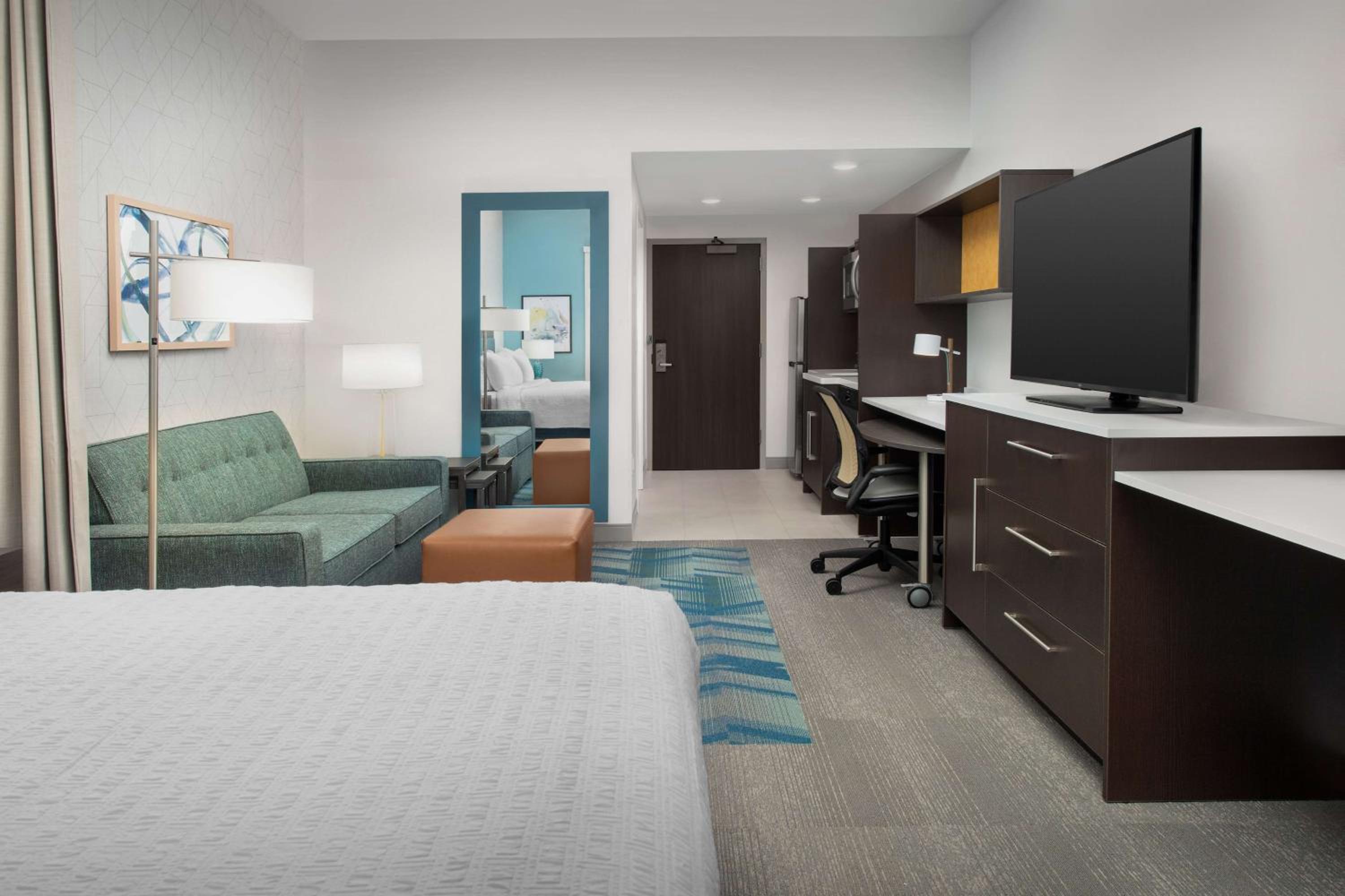 King Studio Suite with Accessible Tub - Mobility Access