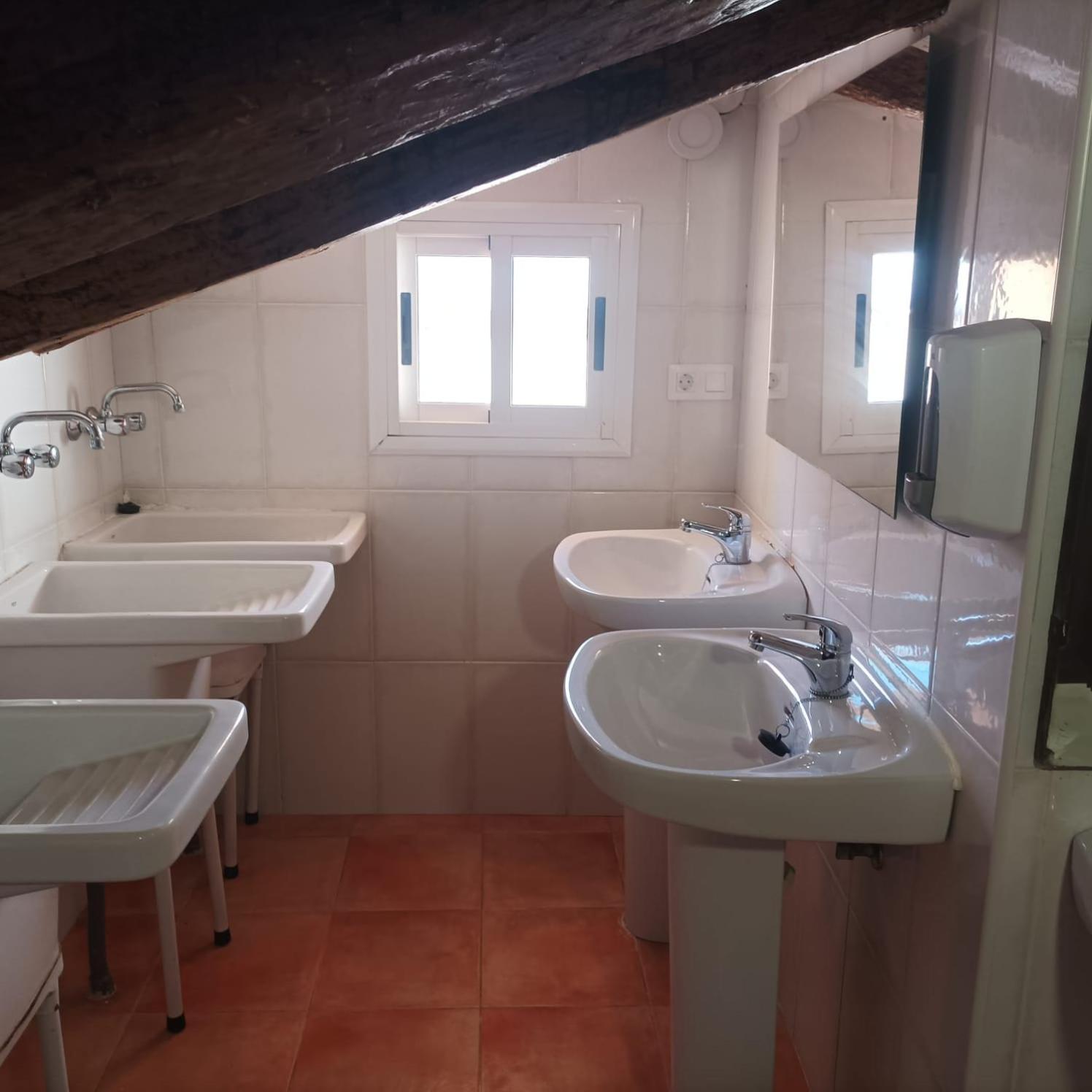 Double Room with Shared Bathroom photo 2