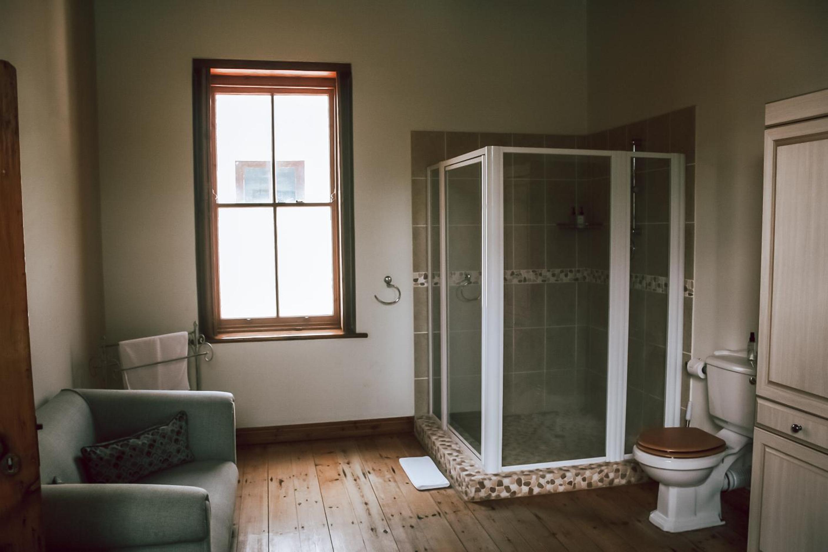 Comfort Queen Room photo 3