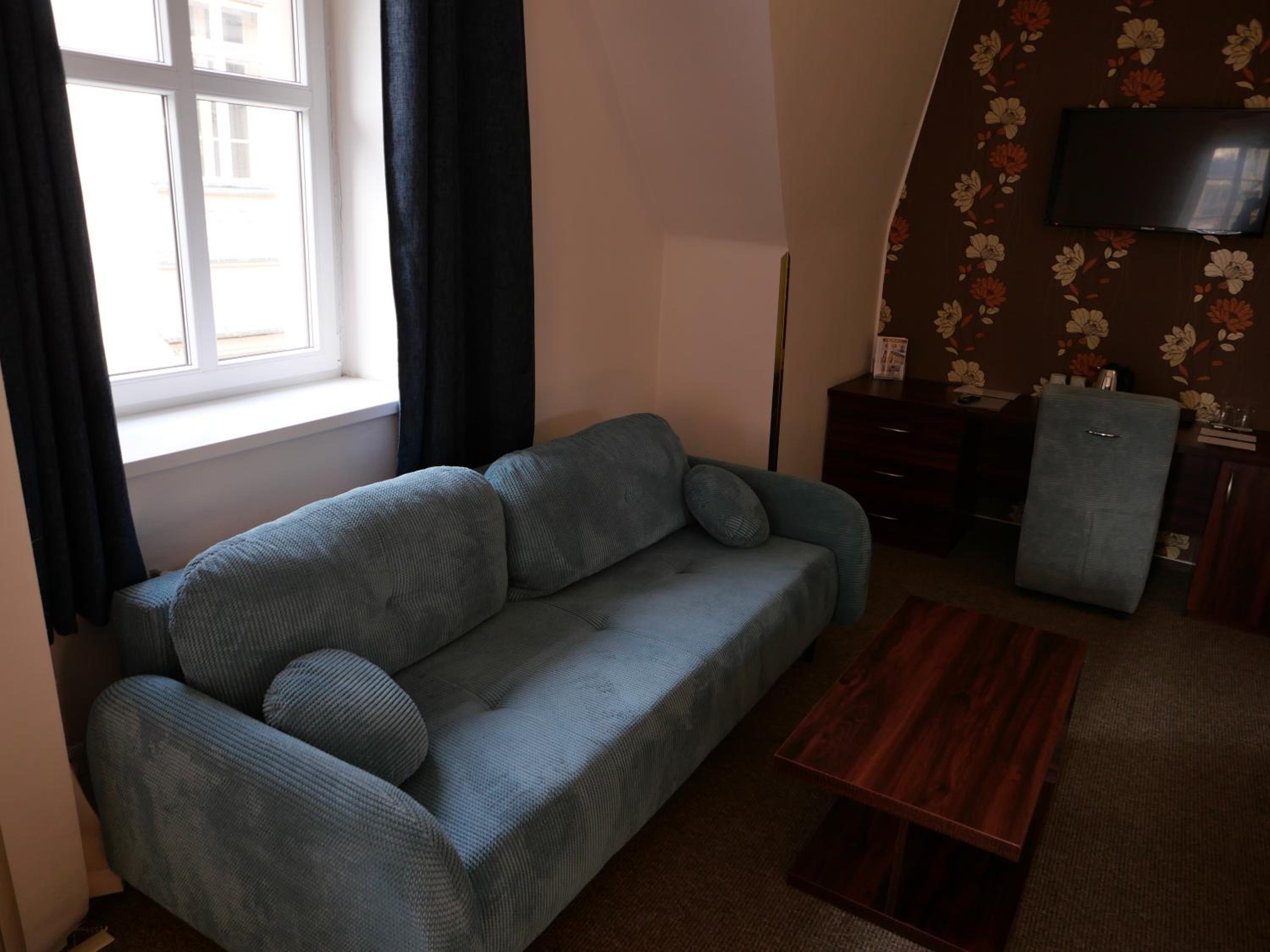 Deluxe Double Room - Photo 9
