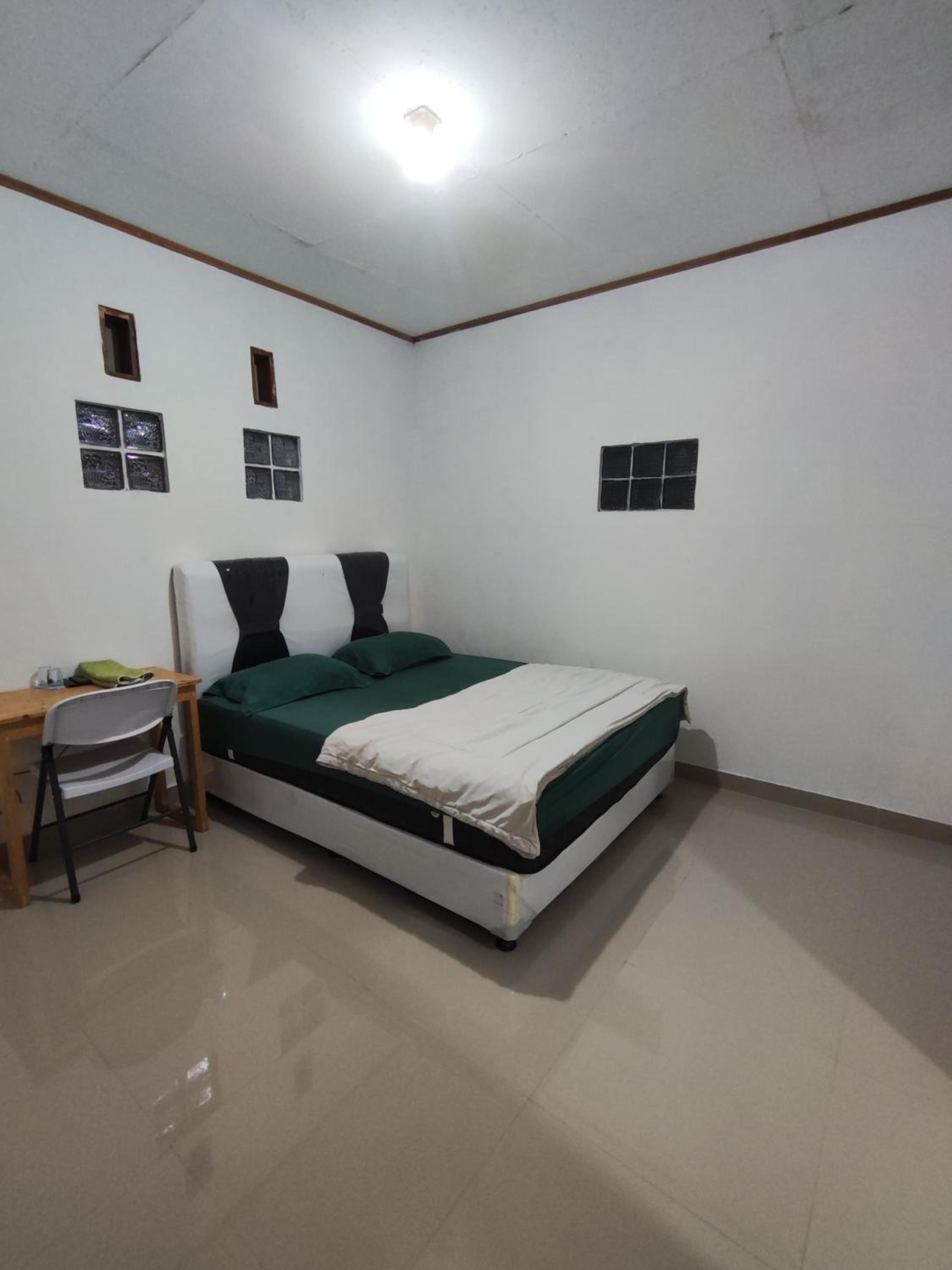 Budget Double Room - Photo 1