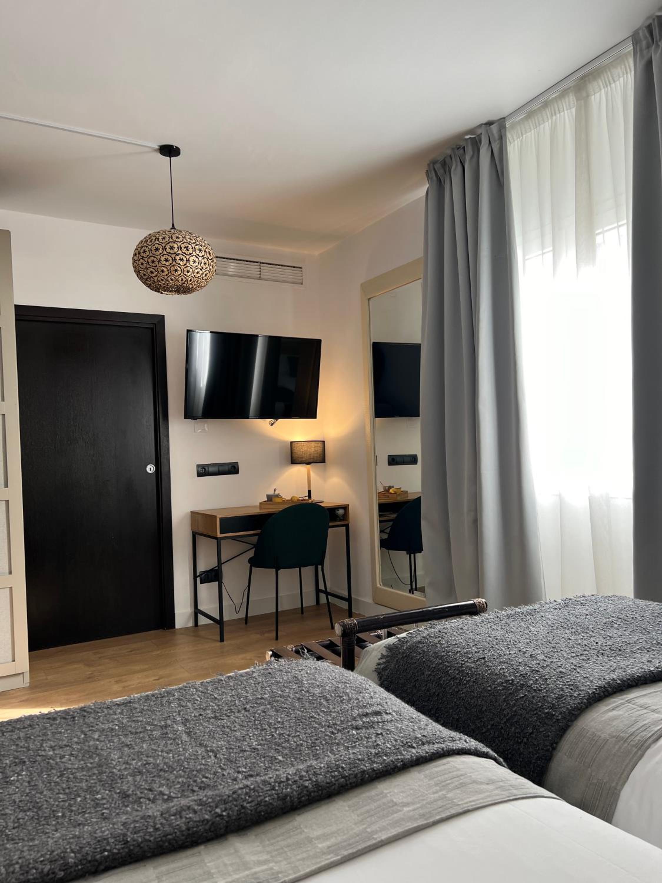 Double or Twin Room - Photo 1