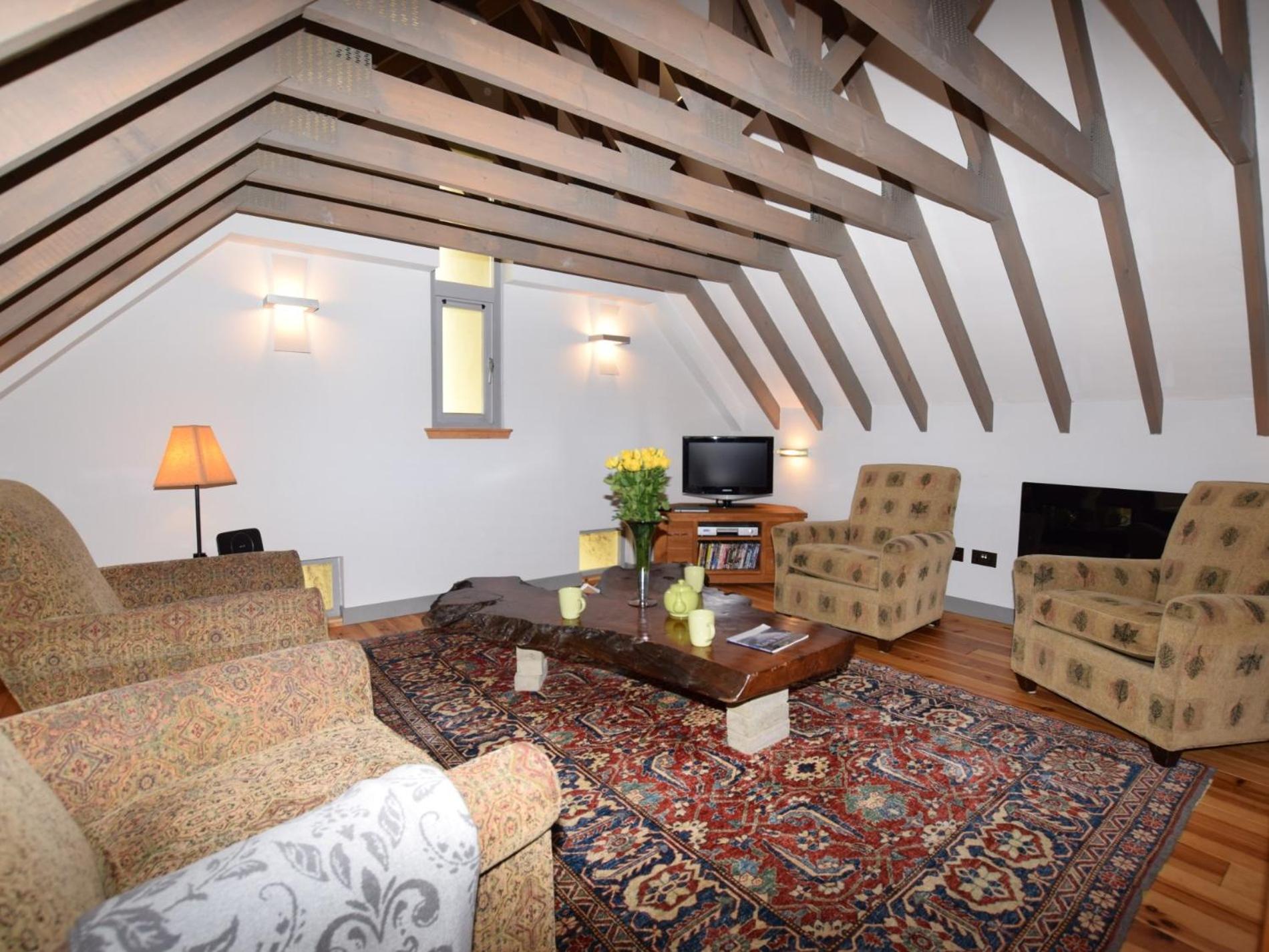 Two-Bedroom House photo 2