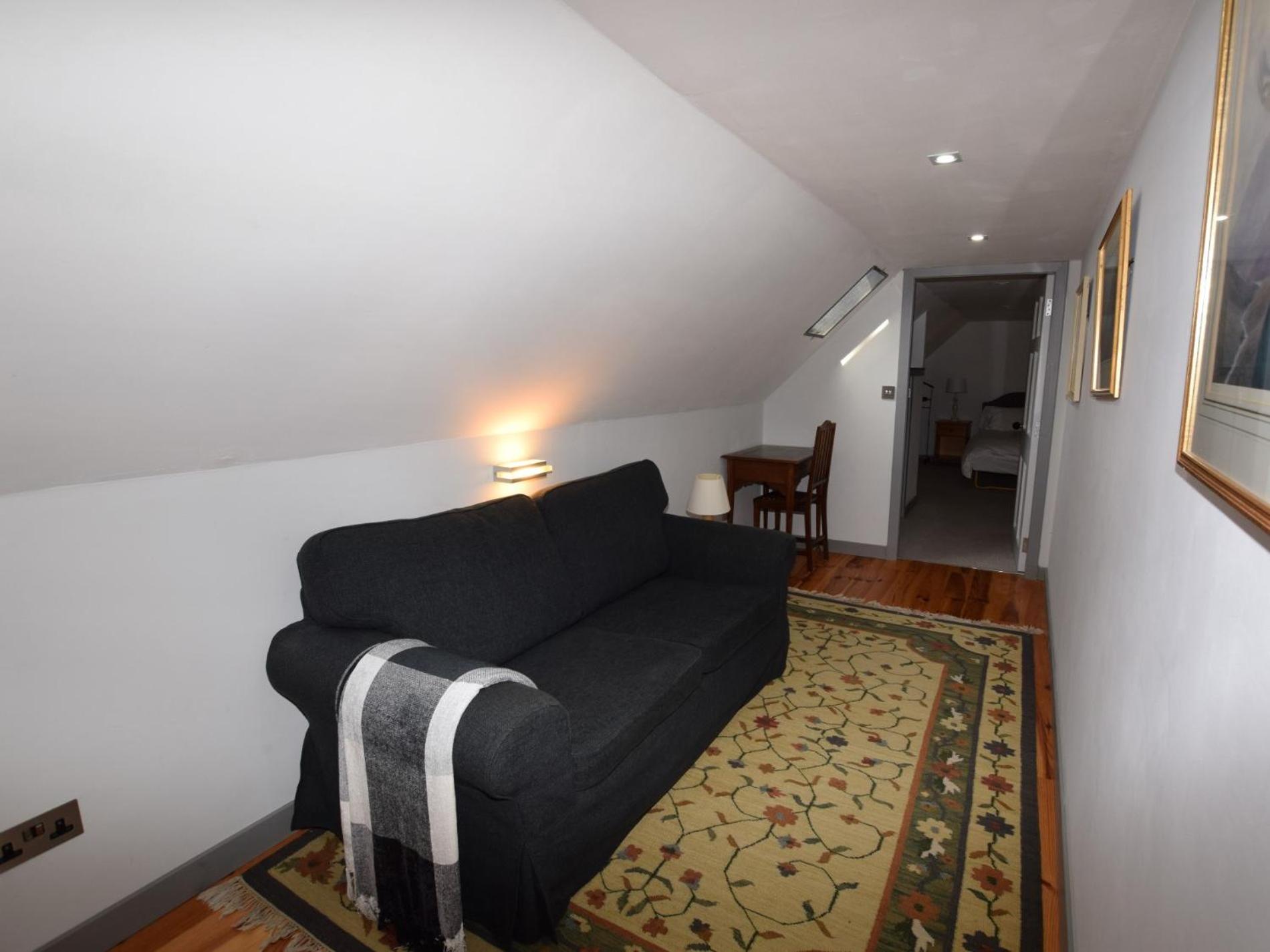 Two-Bedroom House photo 3