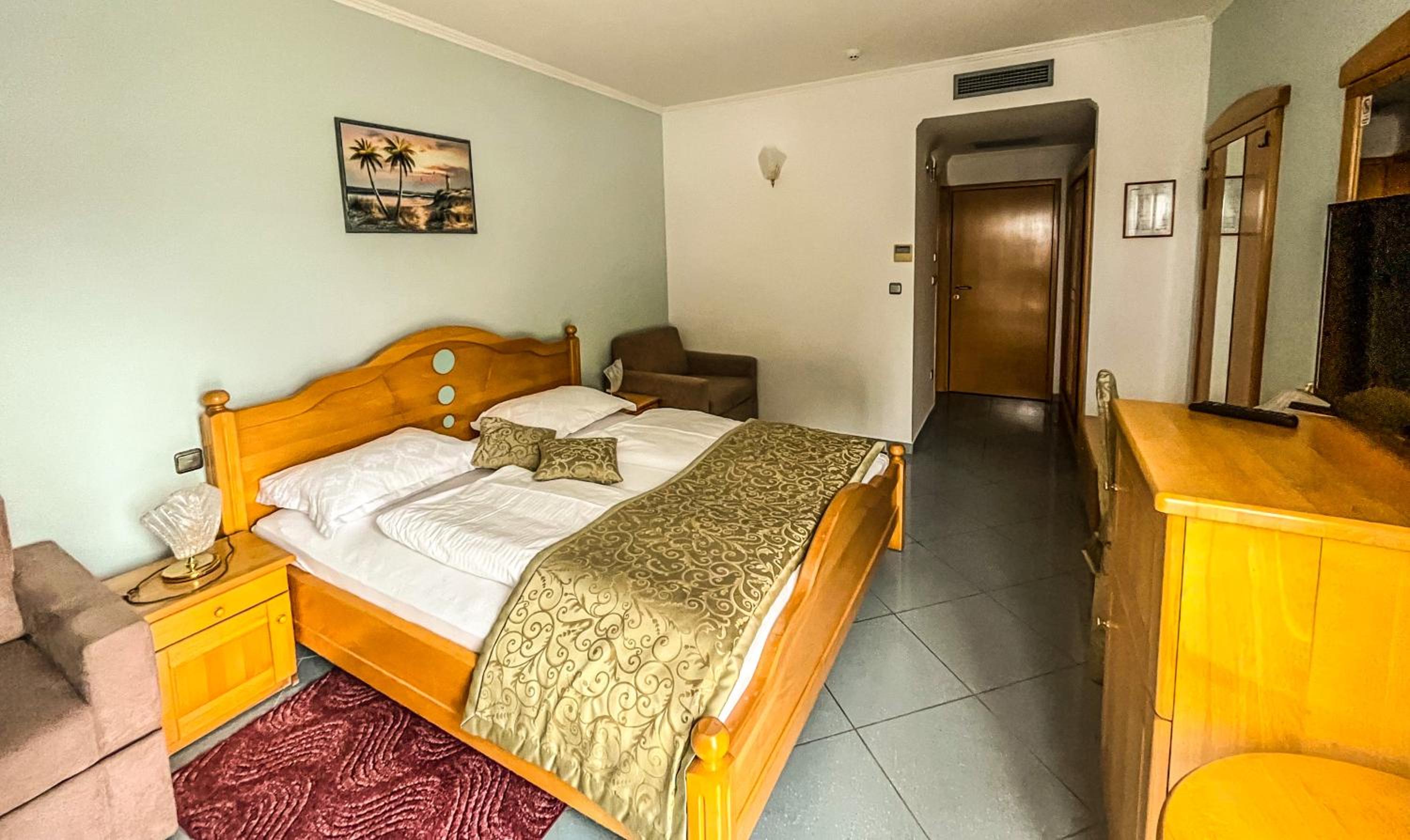 Standard Double Room - Photo 1