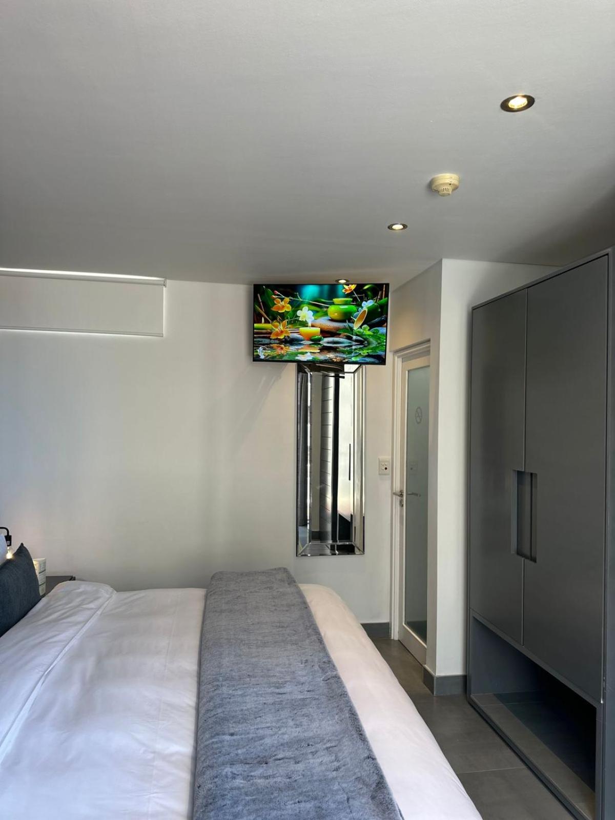 Penthouse Apartment - Photo 5