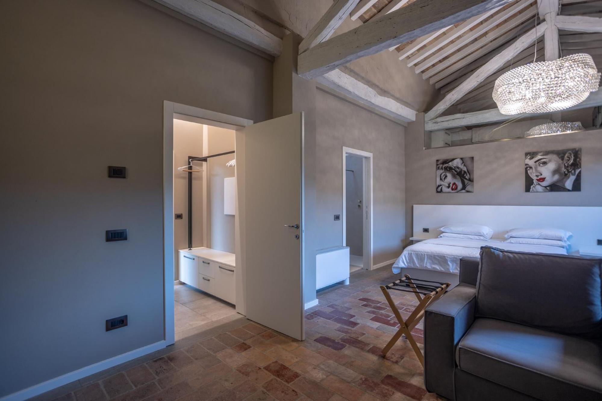 Quadruple Room - Disability Access photo 2