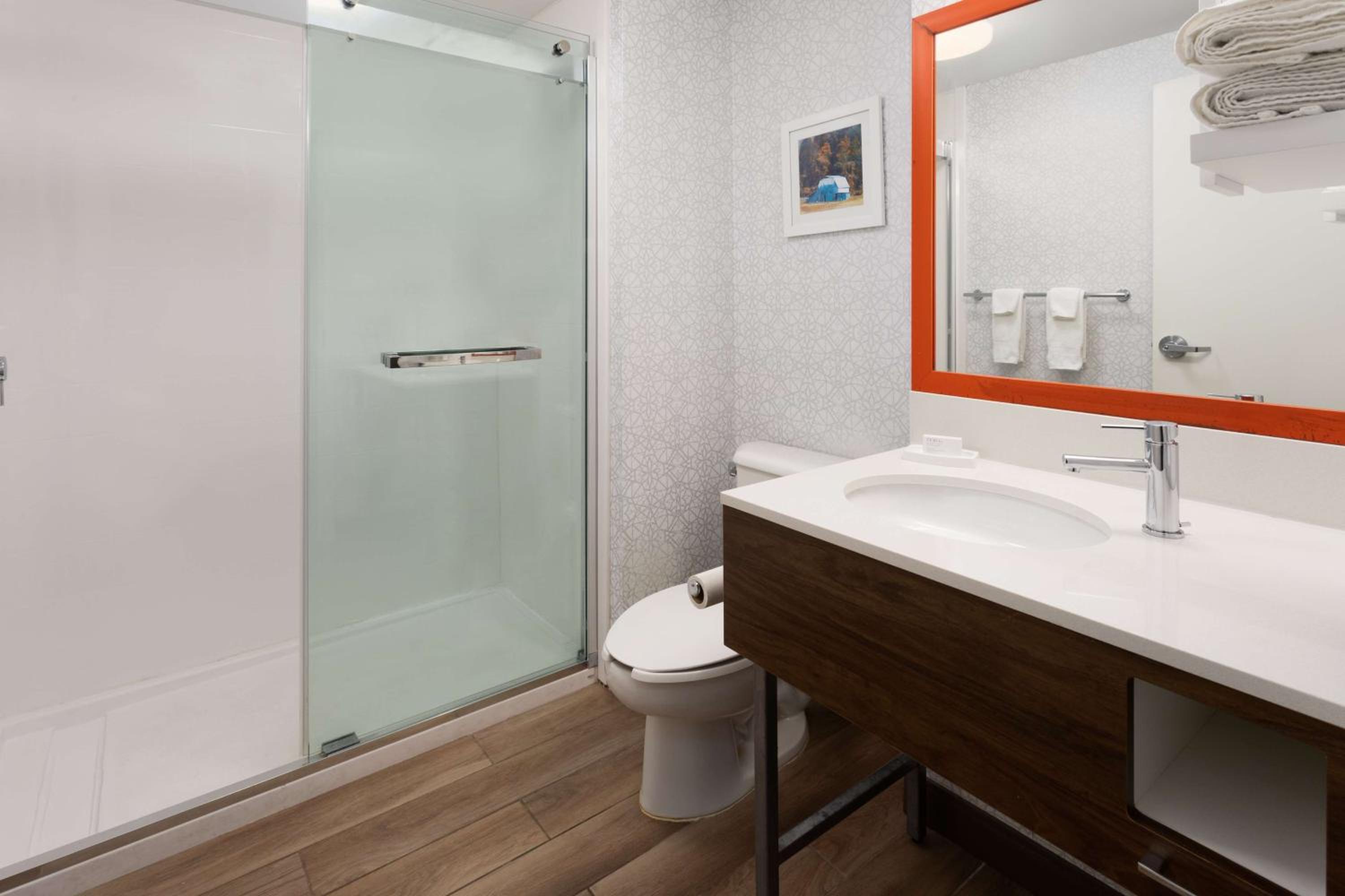 King Room - Shower Only - Photo 9