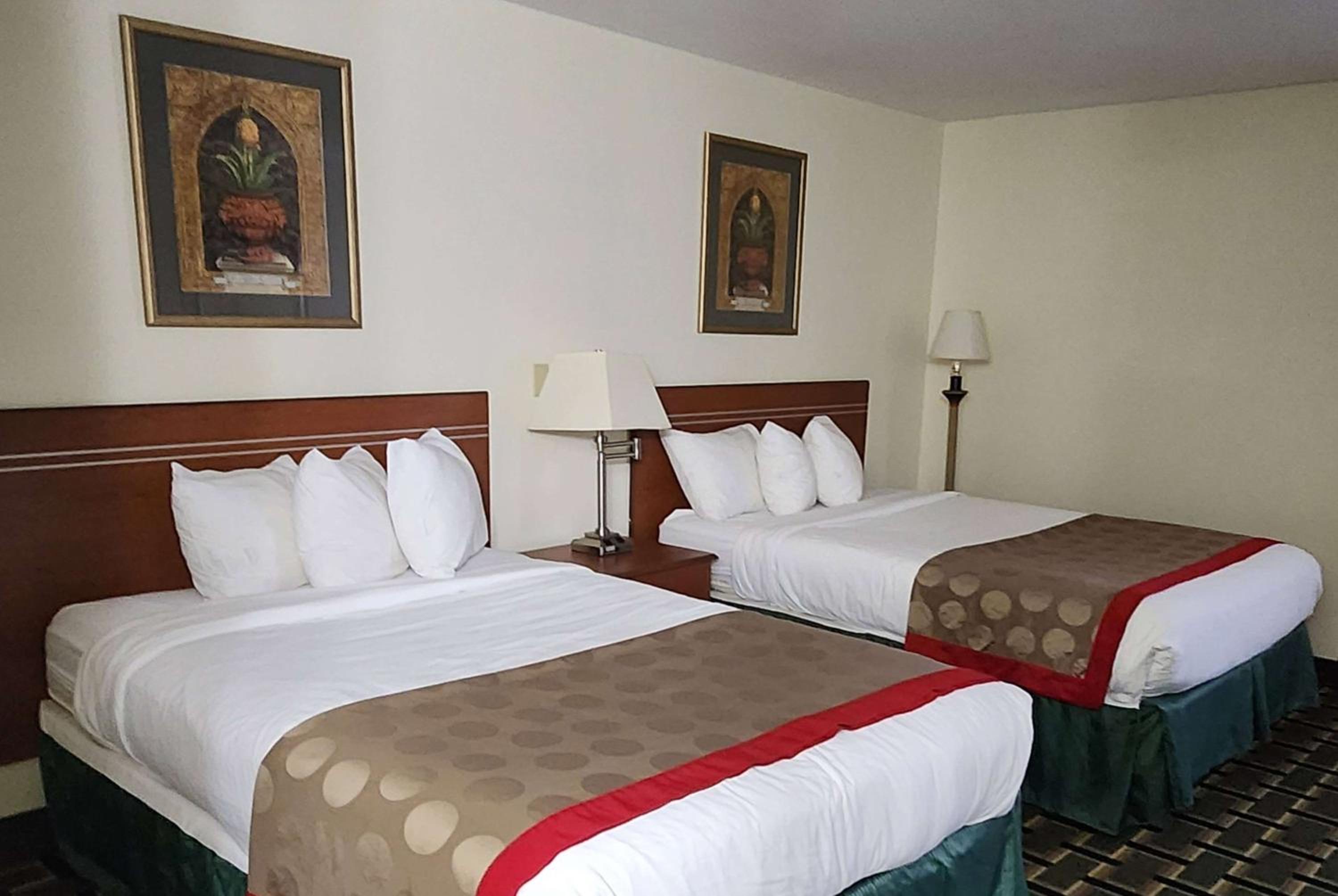 One Room With Two Double Beds - Non Smoking photo 1