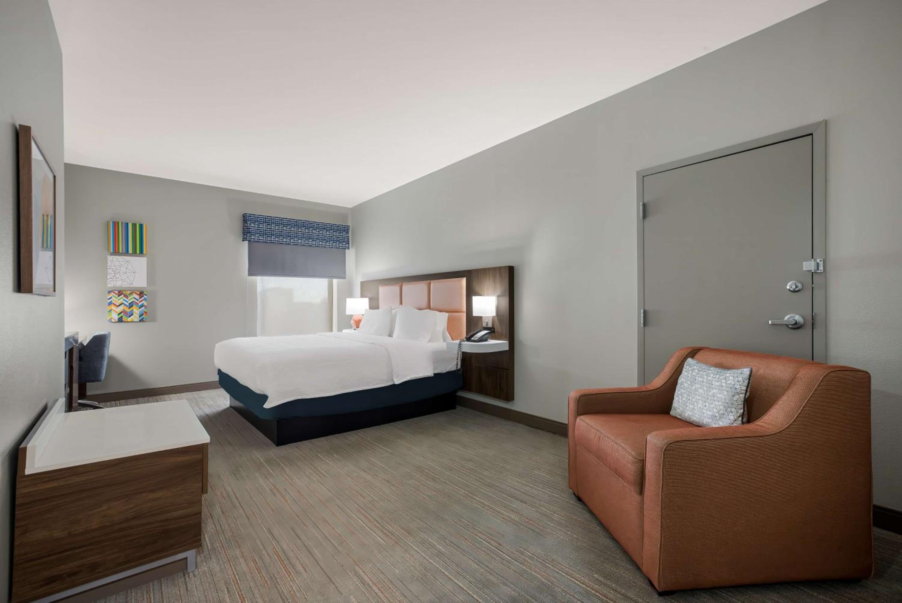 One-Bedroom King Suite - Non-Smoking - Photo 4