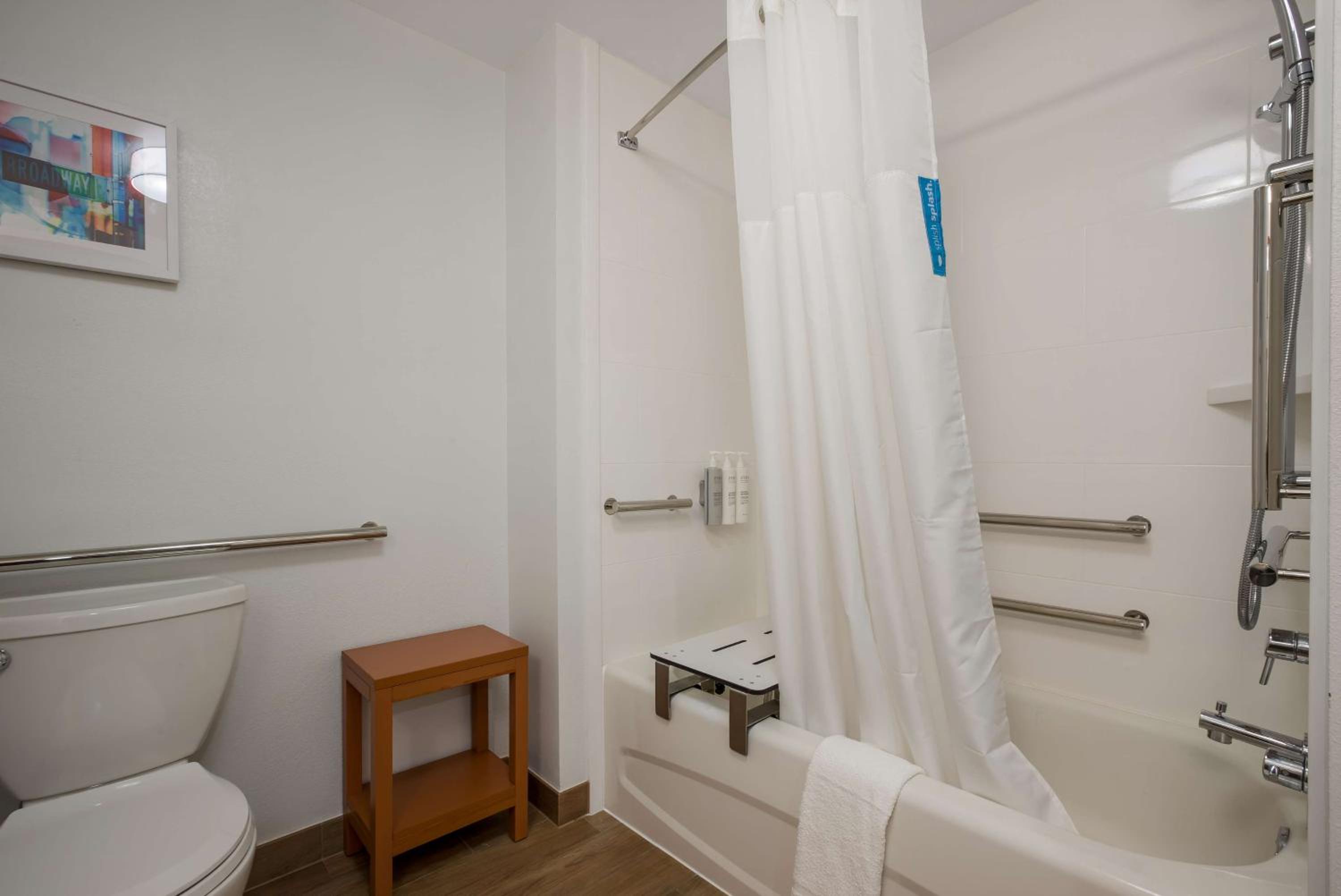 King Room - Mobility Access/Non-Smoking - Photo 5