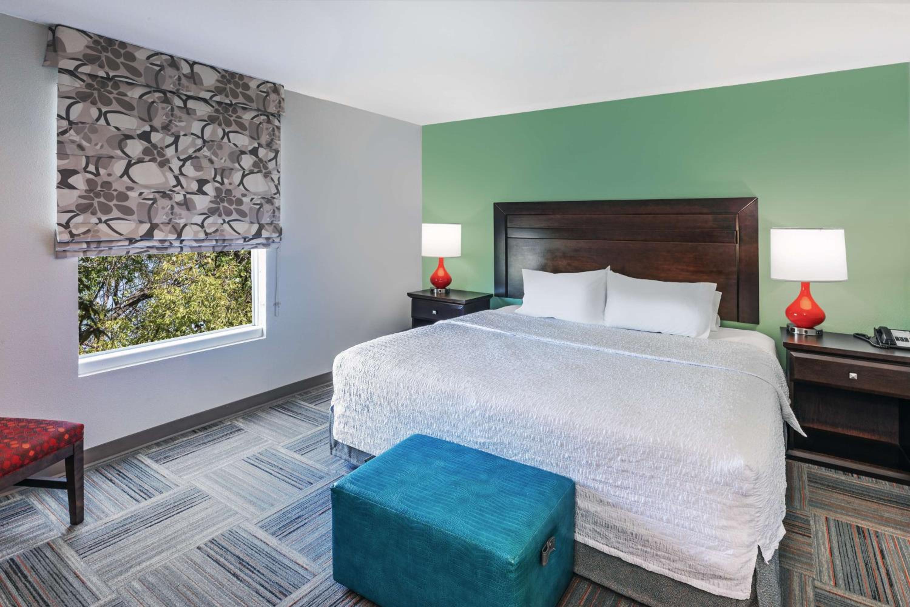 One-Bedroom King Suite with Sofa Bed - Non-Smoking photo 1