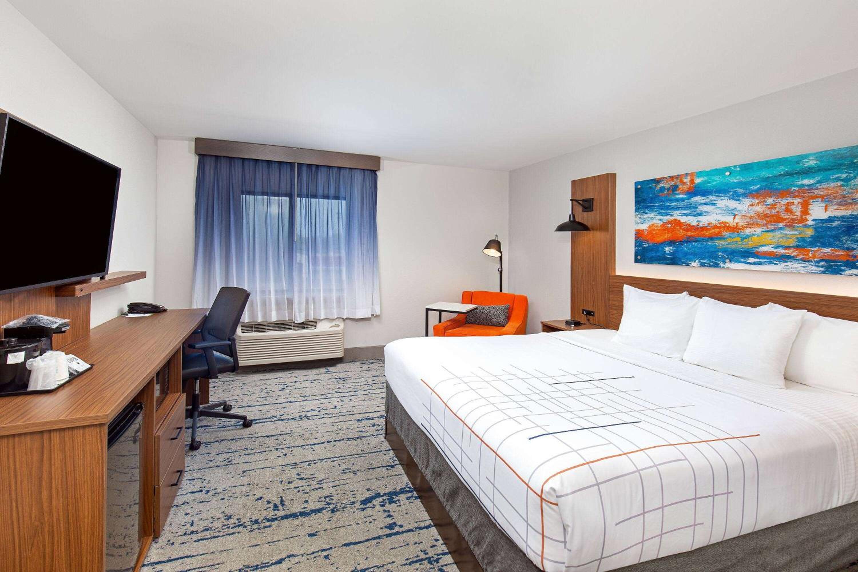 Deluxe King Room - Photo 1
