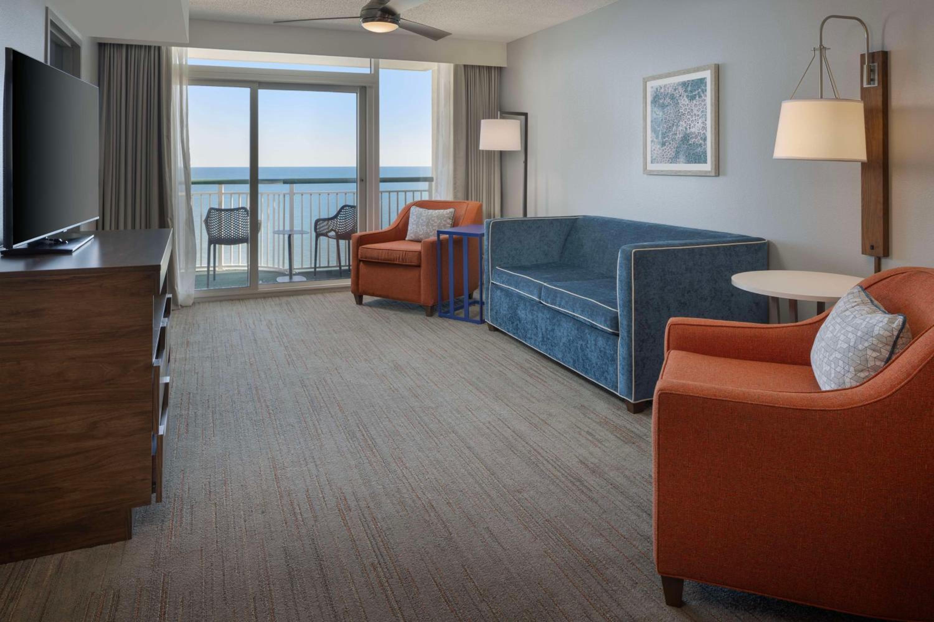 1 King/1 Qn/Bunk beds 2 Br/2 Bath Oceanfront Suite - Photo 5