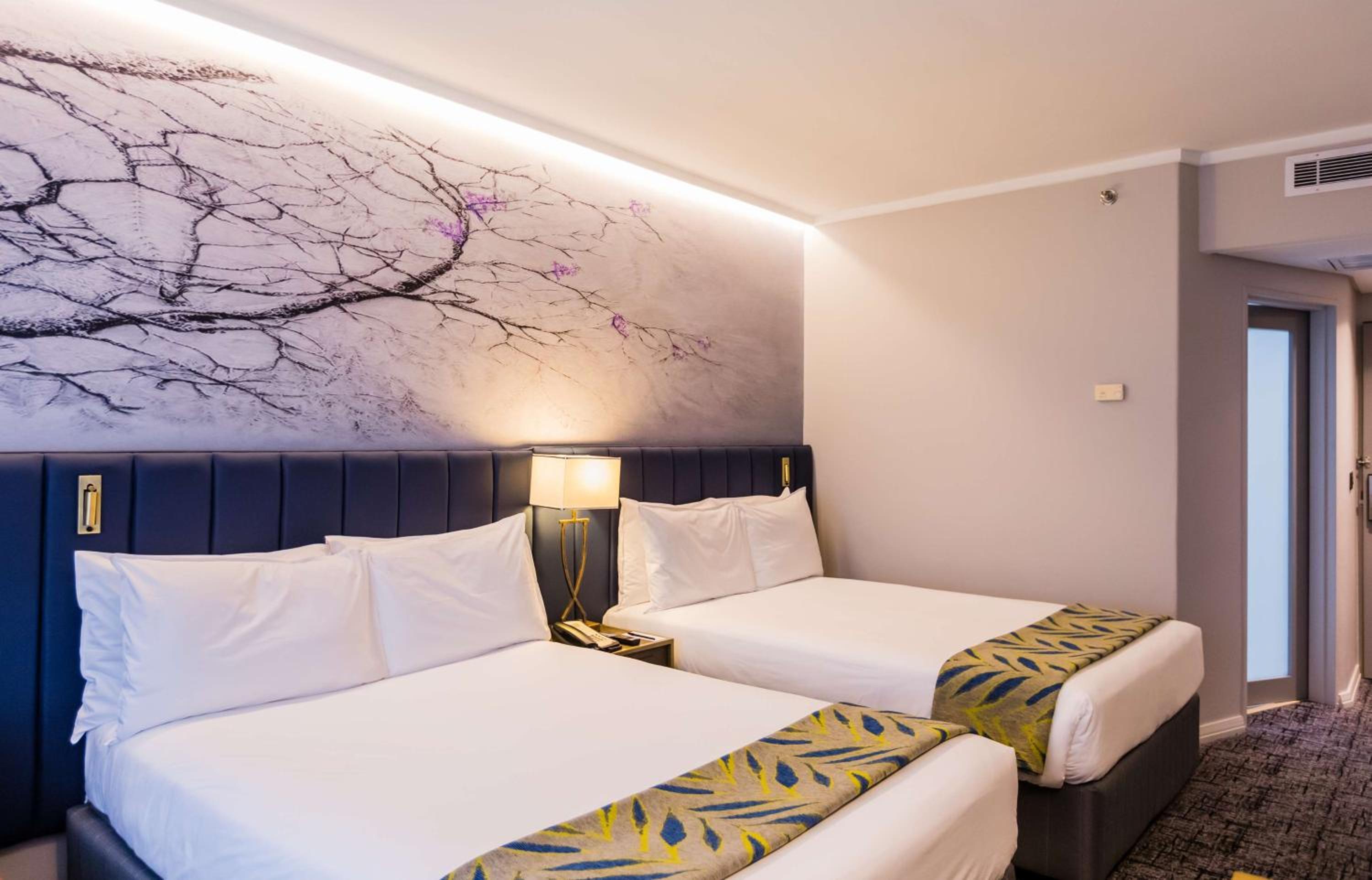 Standard Room 2 Double Beds Non-Smoking - Photo 4