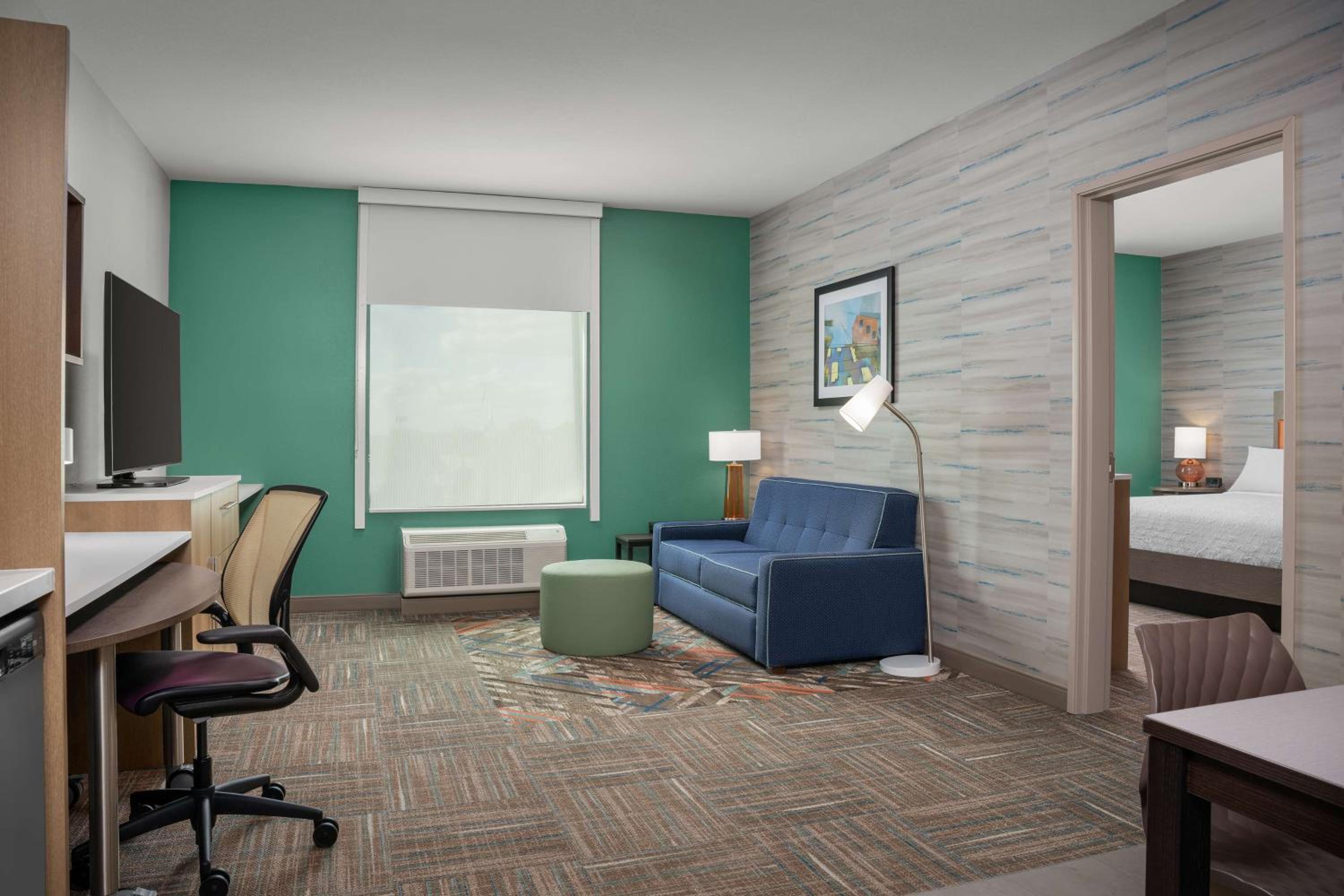 One-Bedroom King Suite - Photo 3