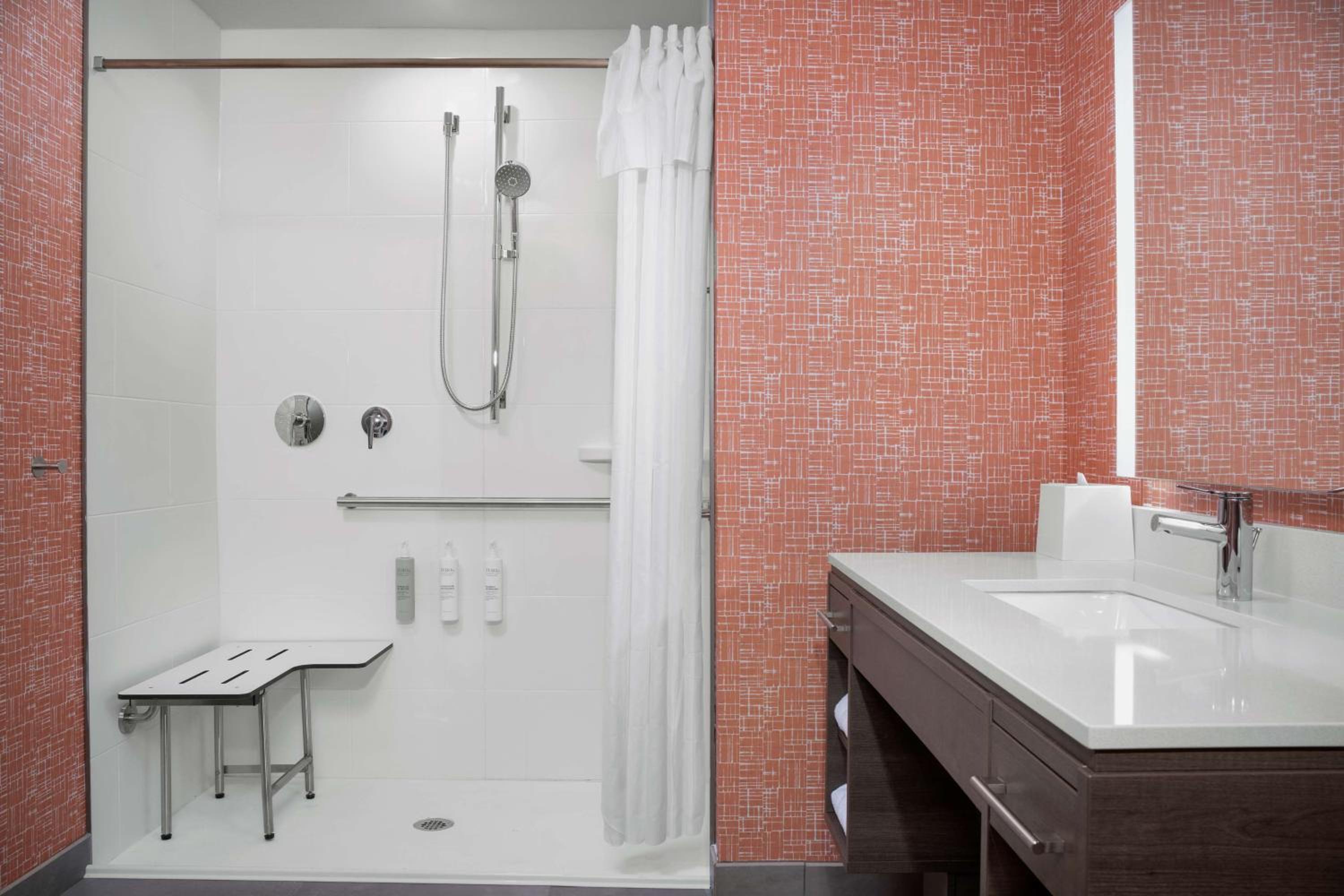 King Studio Suite with Roll-In Shower - Mobility Accessible - Photo 2