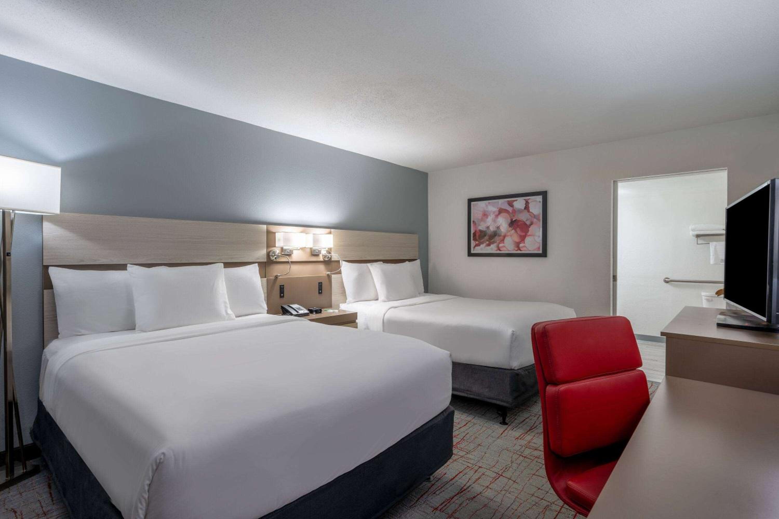 Queen Room with Two Queen Beds, Mobility Access and Roll-In Shower, Non-Smoking photo 1
